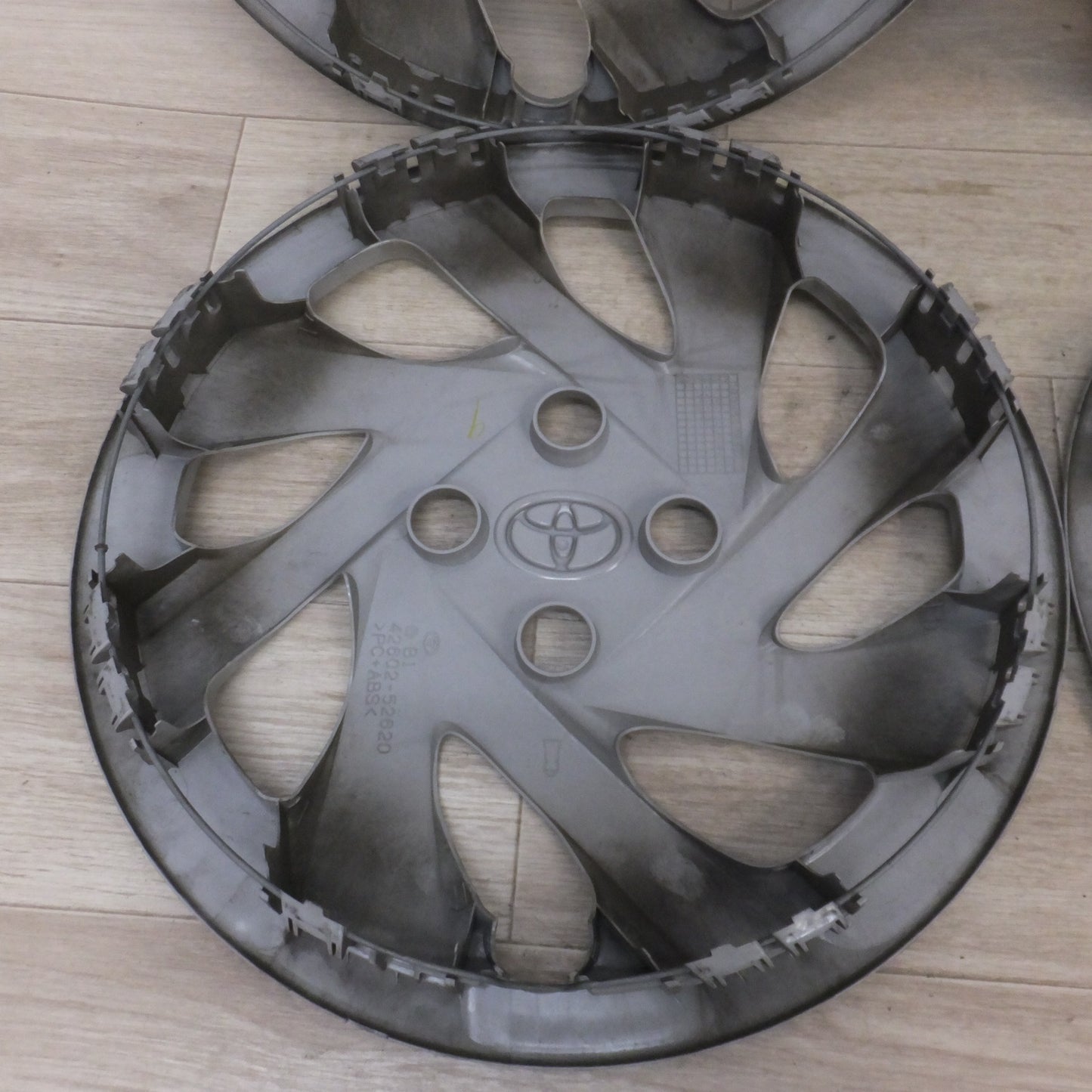 [送料無料] ★トヨタ TOYOTA 純正 アクア NHP10 ホイールカバー 42602-52620 15インチ 4枚★