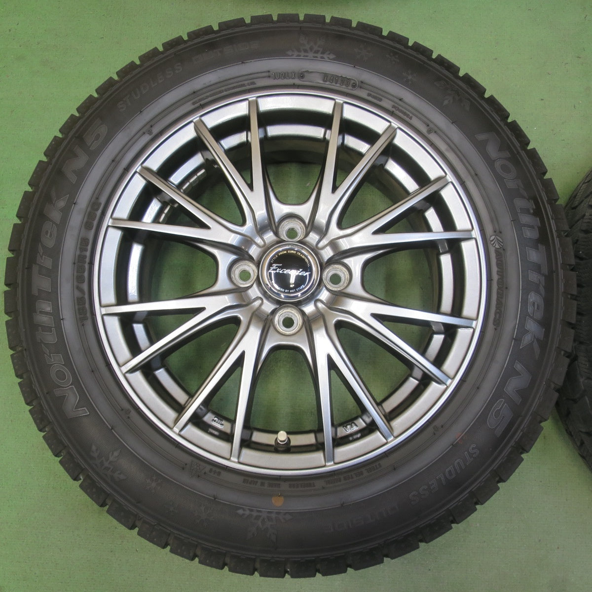 バリ溝！23年！キレイ！9.5分◎スタッドレス 185/65R15 オートバックス ノーストレック N5 Exceeder エクシーダー 15インチ PCD100/4H◎6070104イス