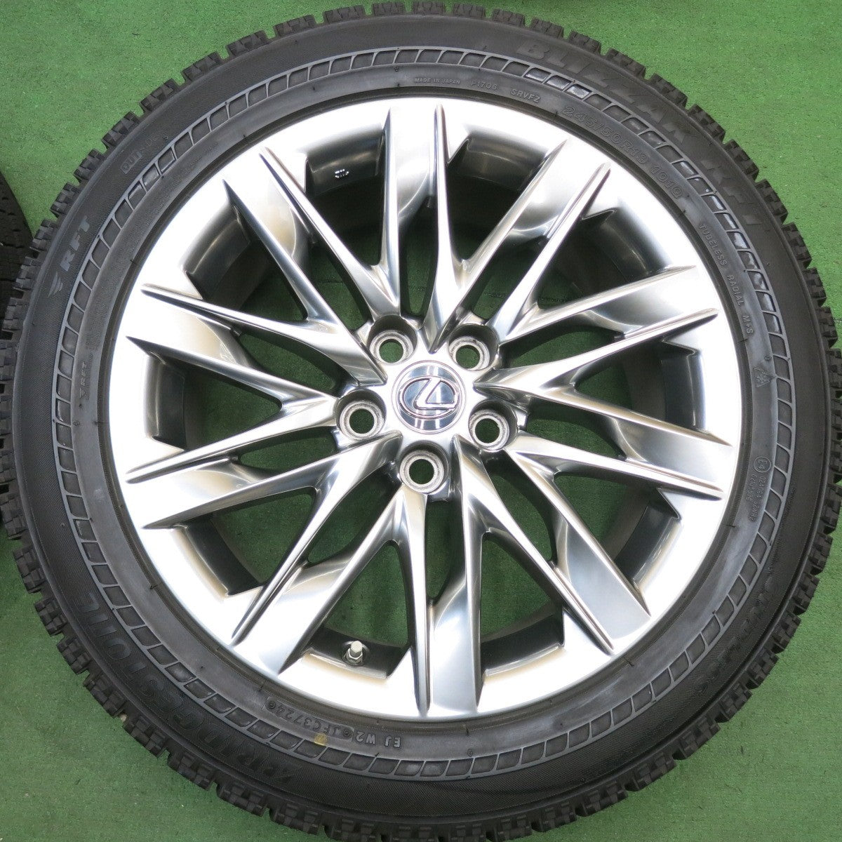 センサー付！バリ溝！24年！キレイ！9.5分★レクサス LS バージョンL 純正 245/50R19 スタッドレス ブリヂストン ブリザック RFT 19インチ PCD120/5H★6050305HAス