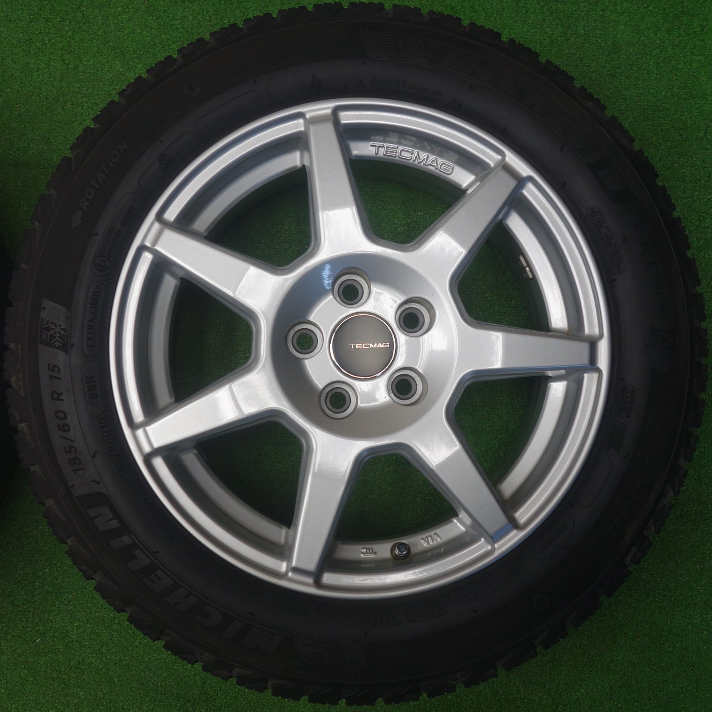 バリ溝！キレイ！8.5分★ワーゲン 等 TECMAG Type 207R 185/60R15 スタッドレス ミシュラン X-ICE SNOW テクマグ タイプ 207R 15インチ PCD100/5H★6040603KTス