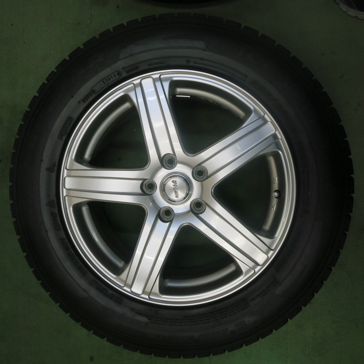 バリ溝！キレイ！9分★スタッドレス 225/65R17 グッドイヤー アイスナビ SUV SIBILLA VK シビラ 17インチ PCD114.3/5H★5112101SKス
