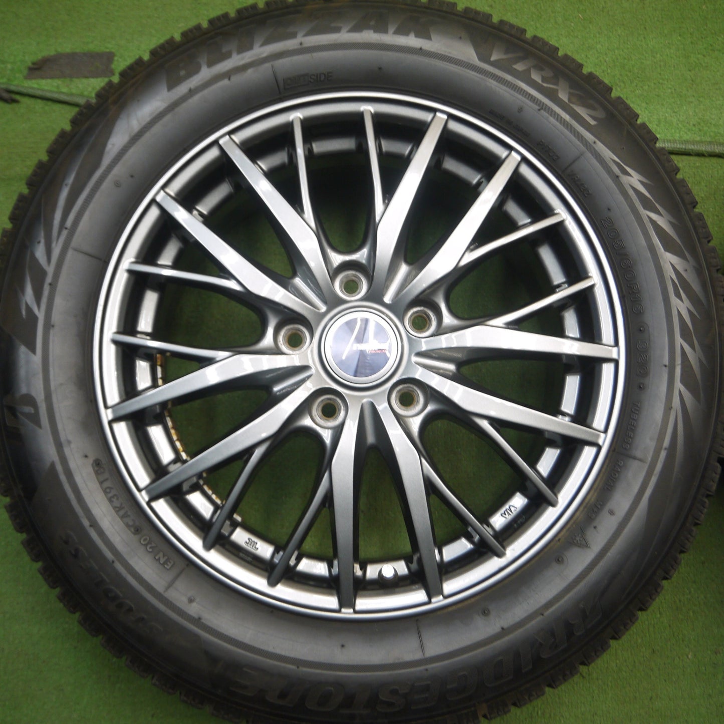 *送料無料* バリ溝！キレイ！9分★スタッドレス 205/60R16 ブリヂストン ブリザック VRX2 ravrion RM01 ラブリオン 16インチ PCD114.3/5H★4032511Hス