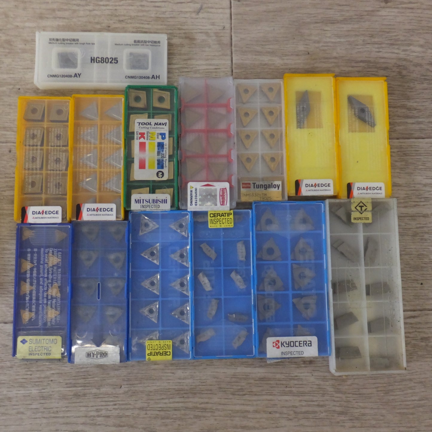 ★三菱 京セラ CERACHIP SUMITOMO Diamond Tungaloy DIAEDGE など　旋盤チップ 各種 29箱 セット★ [送料無料]