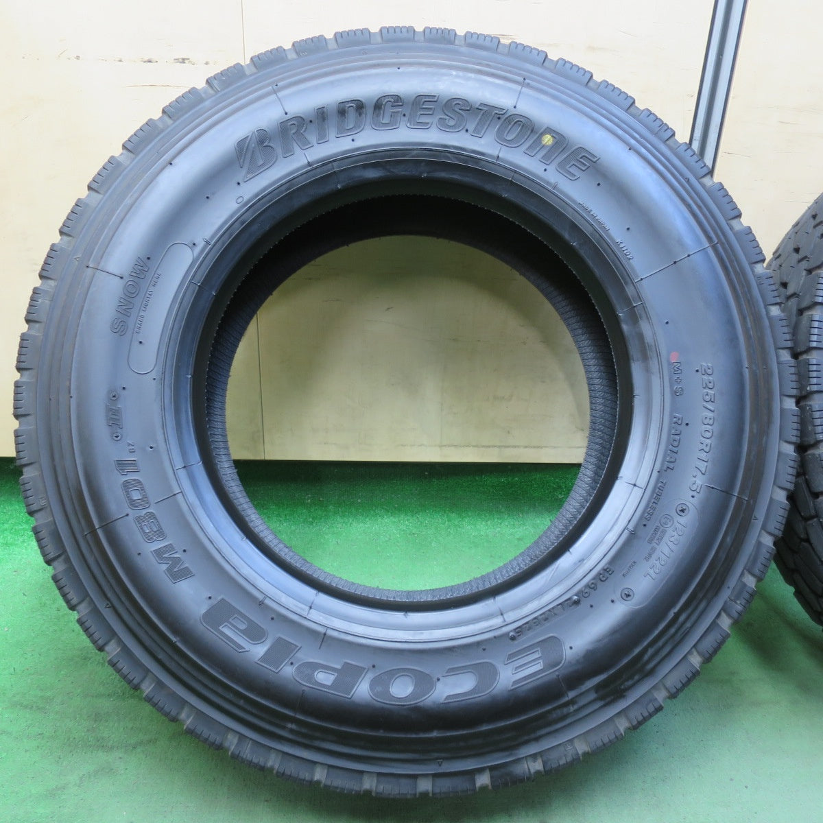 ほぼ未使用！25年！2本★トラック タイヤ 225/80R17.5 123/122L ブリヂストン エコピア M801 Ⅱ ミックス オールシーズン 17.5インチ★5103002イスタ