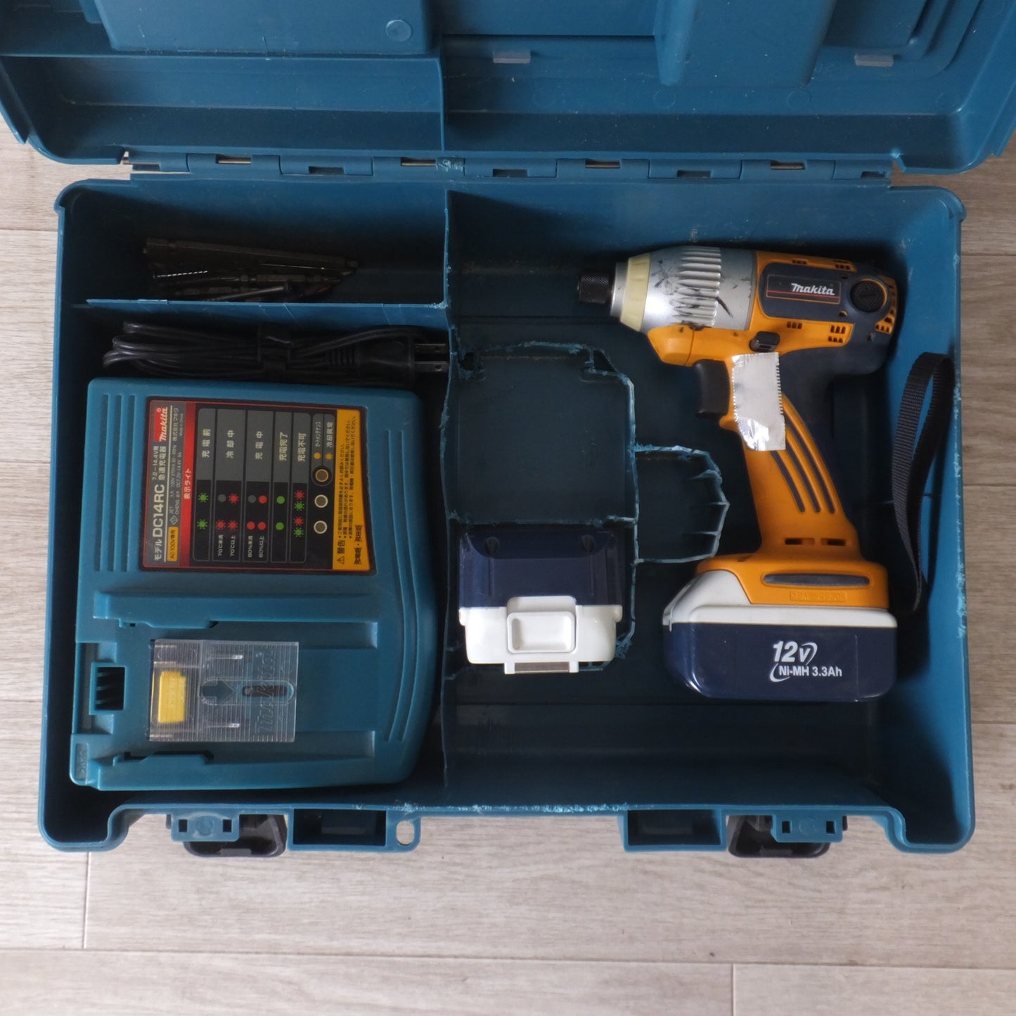 [送料無料] ★マキタ makita 充電式インパクトドライバ TD123DRJXY 12V★