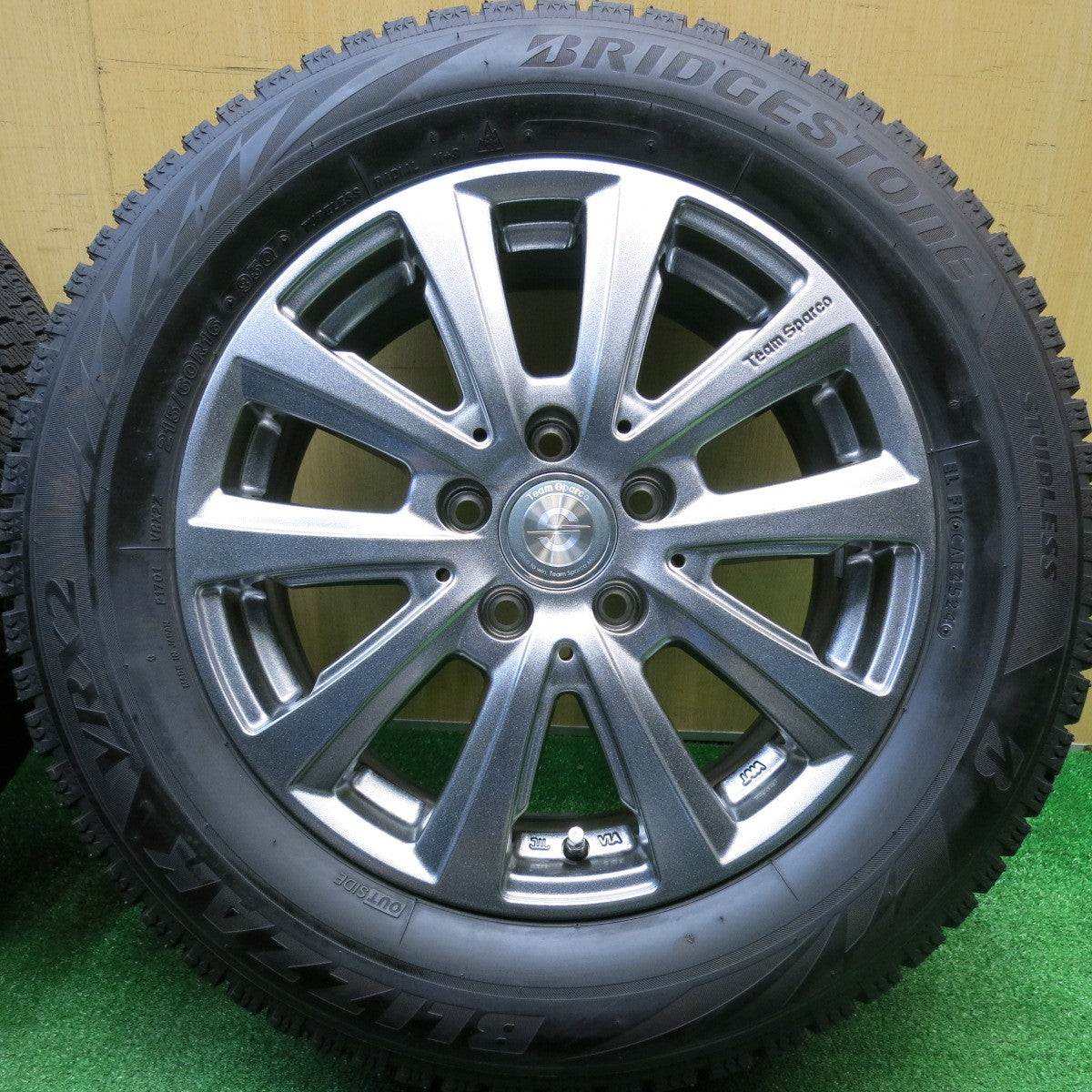 バリ溝！24年！キレイ！ほぼ10分★ワーゲン 等 Team Sparco 215/60R16 スタッドレス ブリヂストン ブリザック VRX2 16インチ チームスパルコ PCD112/5H★5112003HAス