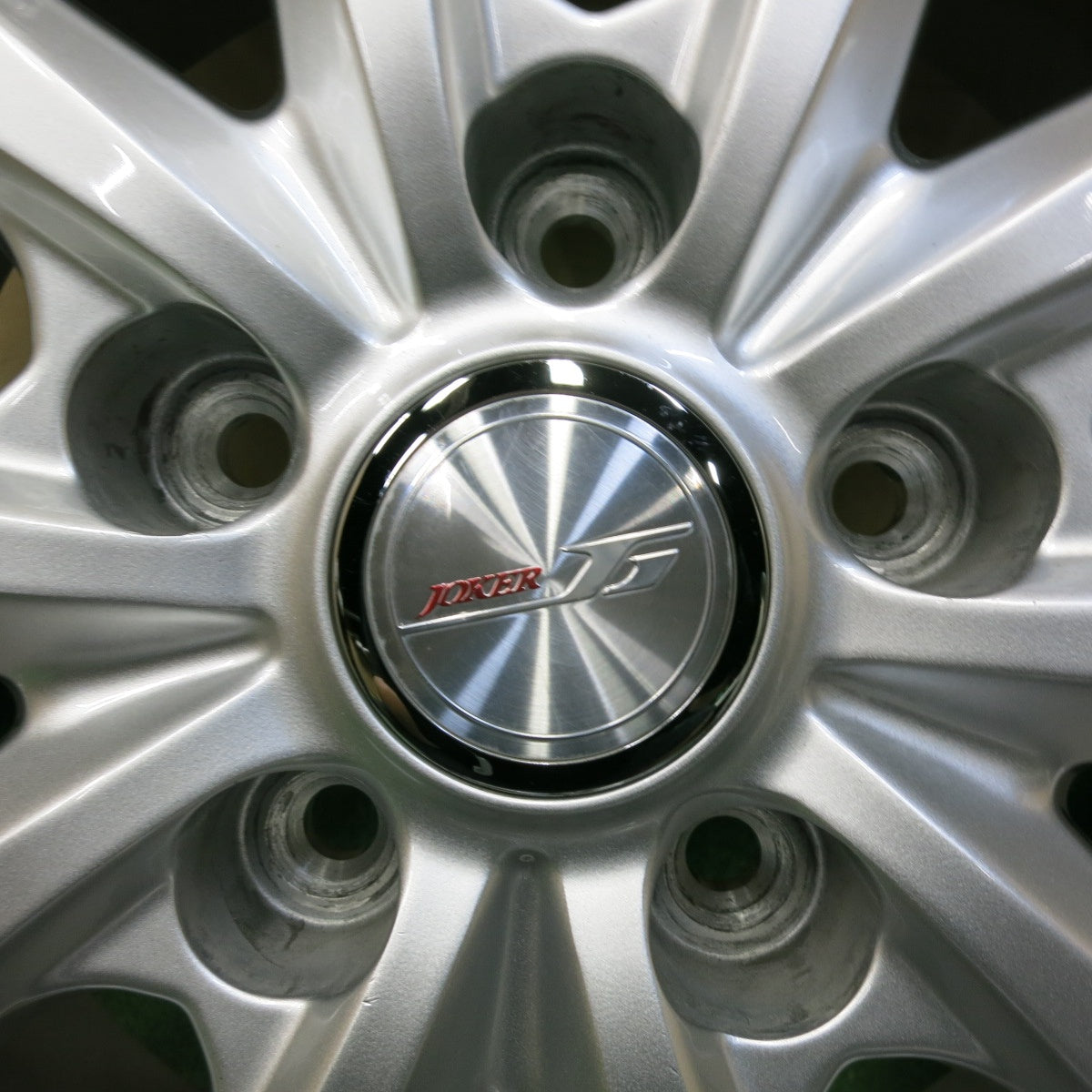 バリ溝！24年！9.5分★スタッドレス 195/60R16 ダンロップ ウインターマックス WM02 JOKER ジョーカー 16インチ PCD114.3/5H★5072316SYス