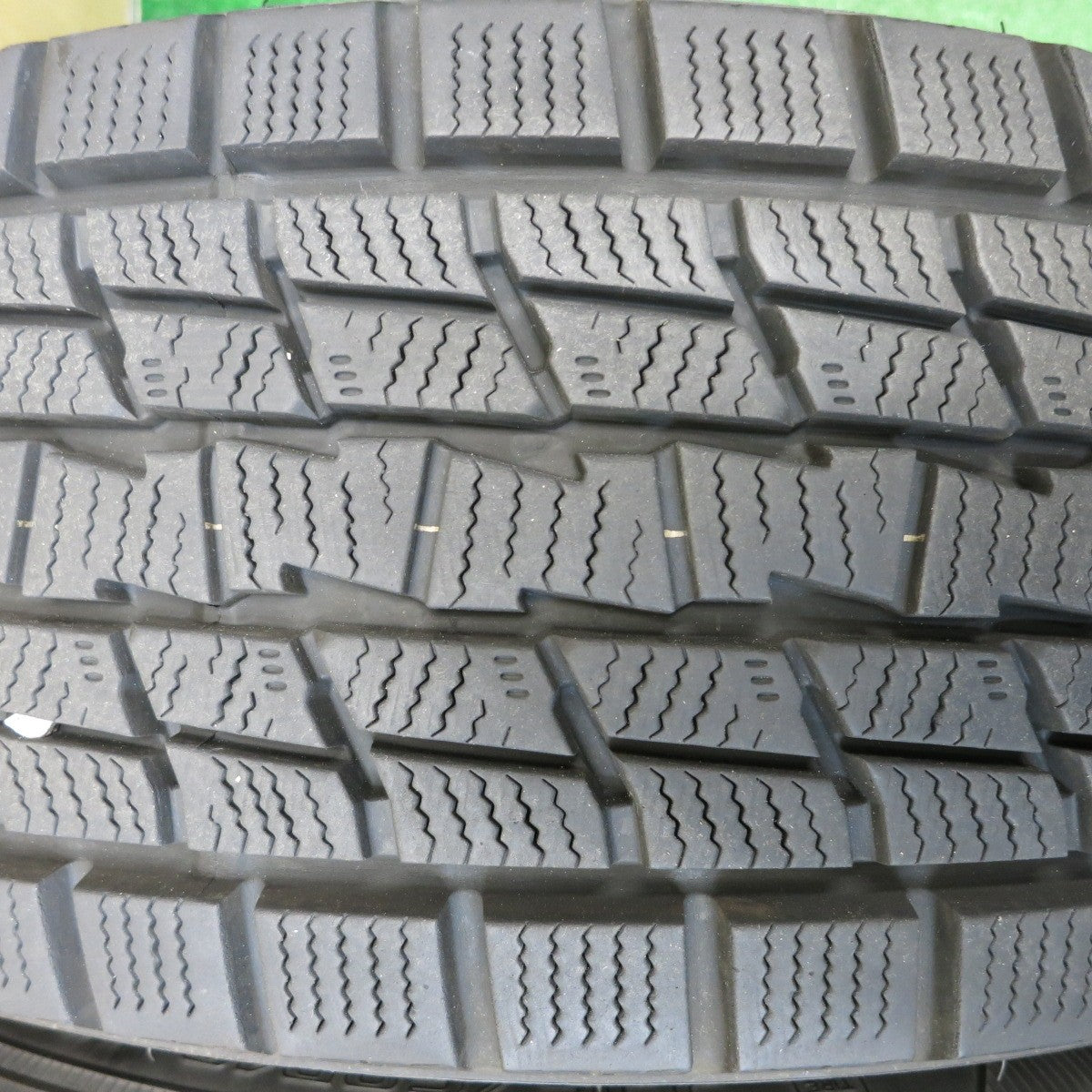 バリ溝！キレイ！9.5分★スタッドレス 225/60R18 グッドイヤー アイスナビ SUV ravrion RS01 ラブリオン 18インチ PCD114.3/5H★5121403HAス