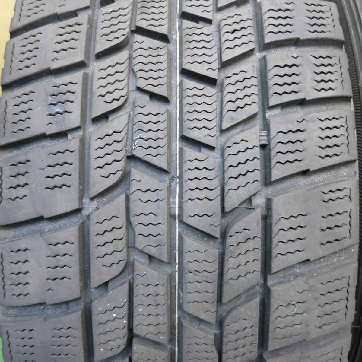 バリ溝！キレイ！8.5分★スタッドレス 205/60R16 グッドイヤー アイスナビ6 D.O.S. DOS 16インチ PCD114.3/5H★5061206AKス