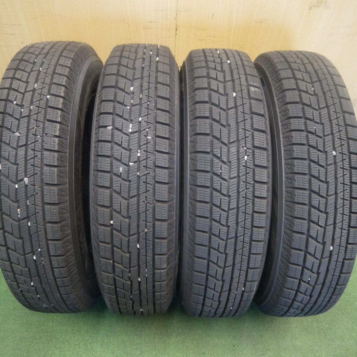 バリ溝！24年！キレイ！ほぼ10分★スタッドレス 145/80R13 ヨコハマ アイスガード iG60 GRASS グラス 13インチ PCD100/4H★6052903Hス
