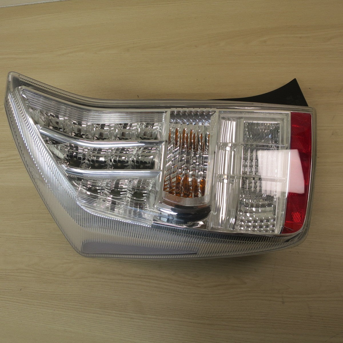 ♪トヨタ ZVW30 プリウス 純正 テールライト STANLEY 47-37 STANLEY P8007 左 側 のみ TOYOTA 照明 カー パーツ♪