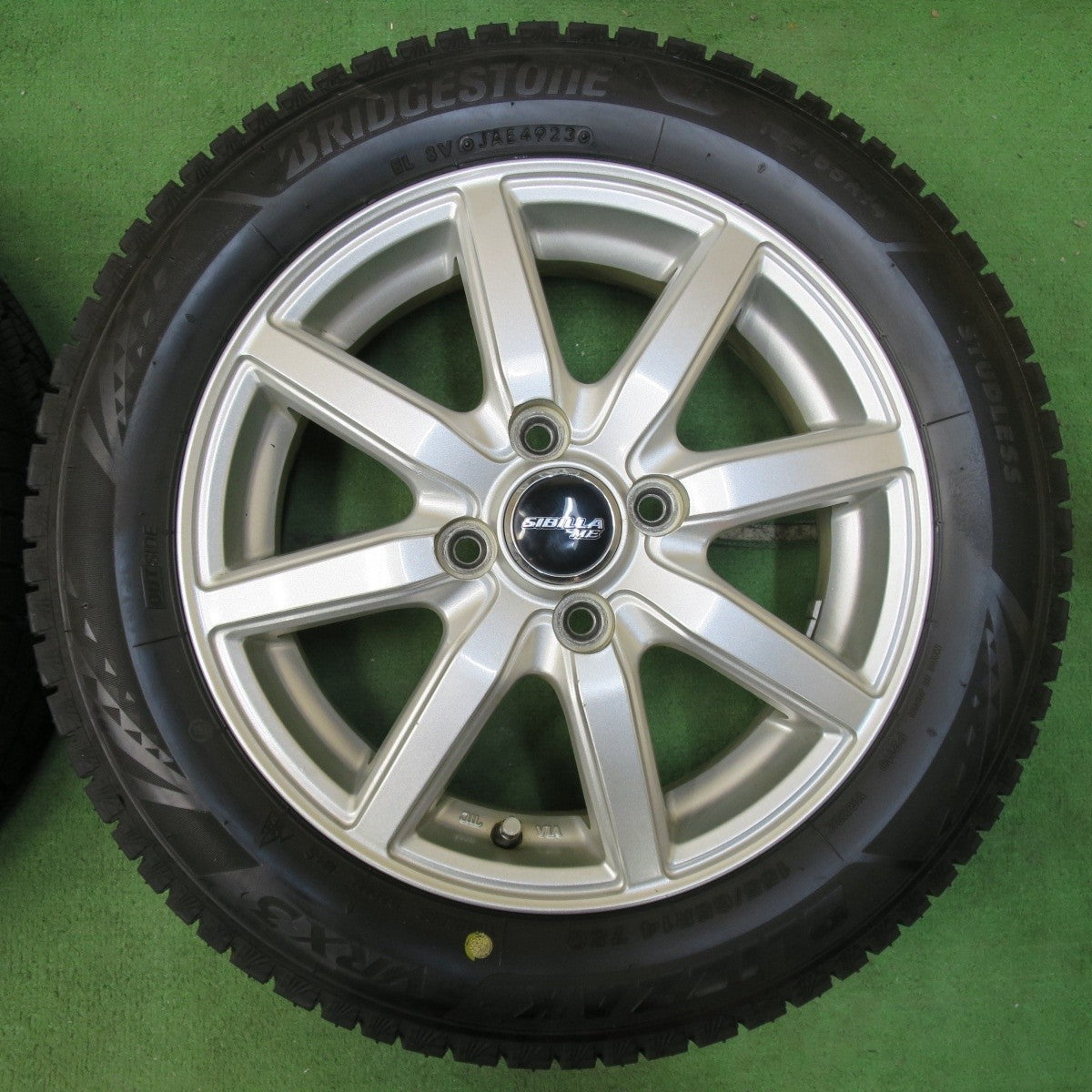 バリ溝！23年！キレイ！9.5分以上★スタッドレス 155/65R14 ブリヂストン ブリザック VRX3 SIBILLA ME シビラ 14インチ PCD100/4H★5010603イス