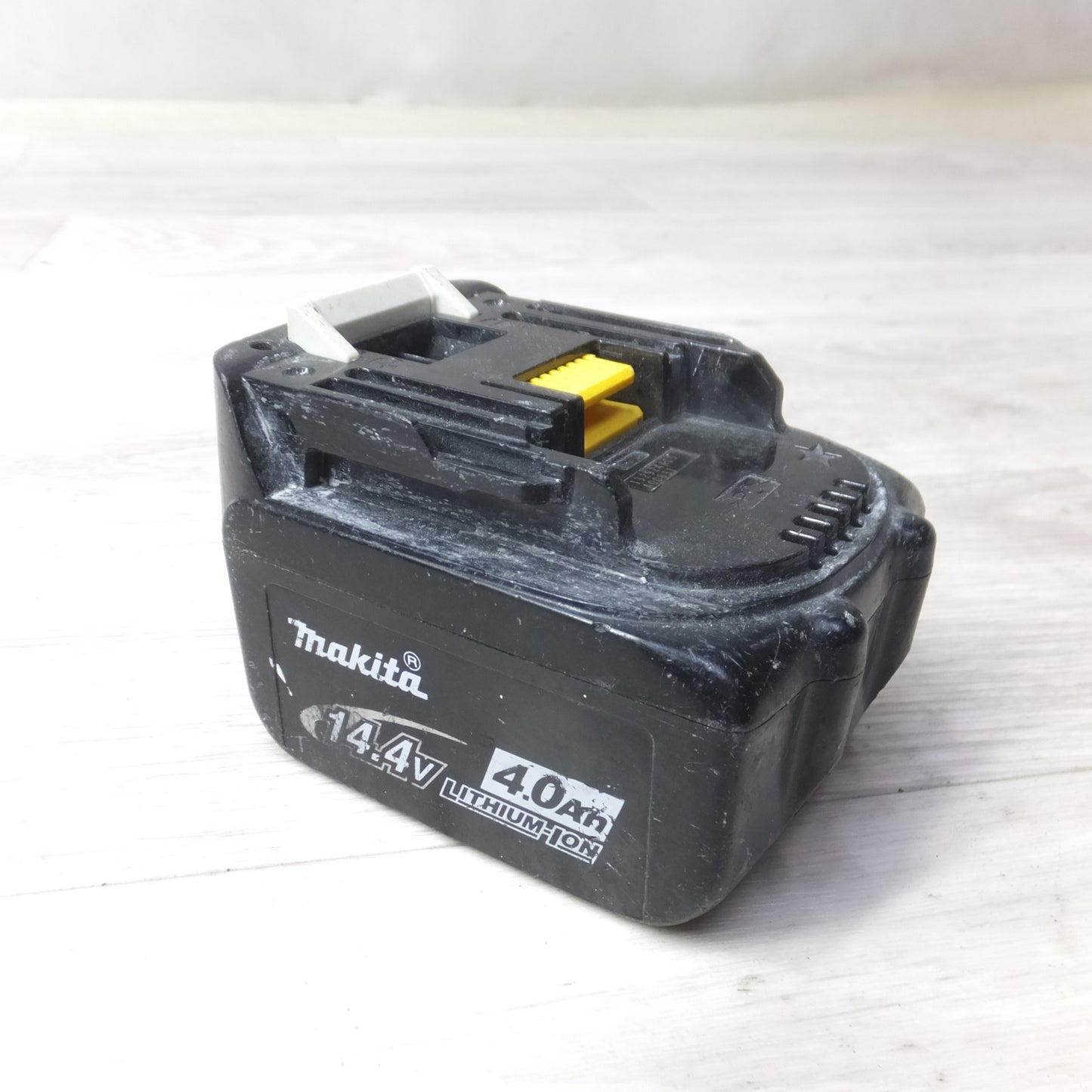 [送料無料] ◆makita マキタ Li-on リチウムイオンバッテリー BL1440 DC14.4V 4.0Ah 58Wh 電動工具◆