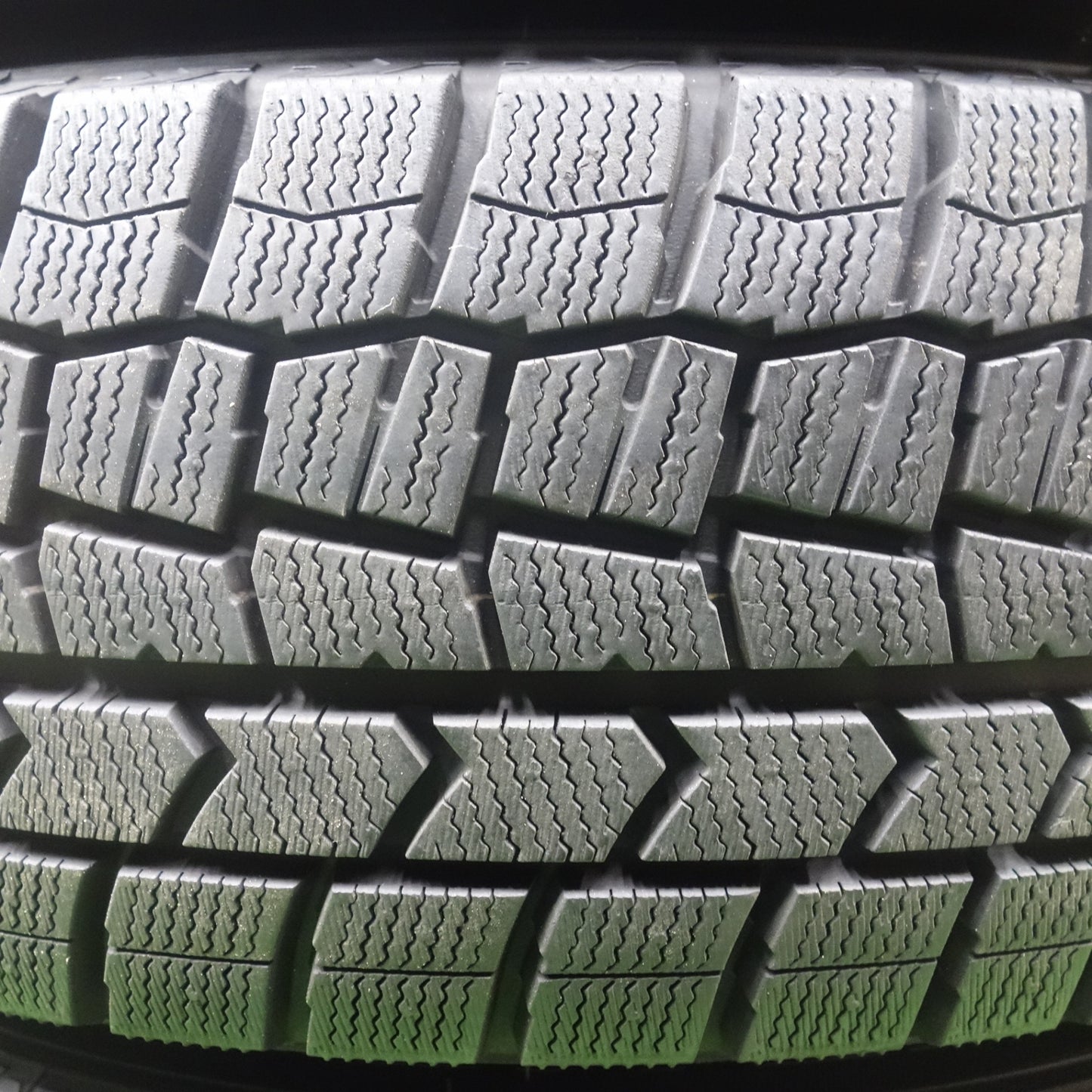 バリ溝！24年！キレイ！9.5分以上★スタッドレス 205/60R16 ダンロップ ウインターマックス WM02 ravrion RM01 ラブリオン 16インチ PCD114.3/5H★6012301KTス