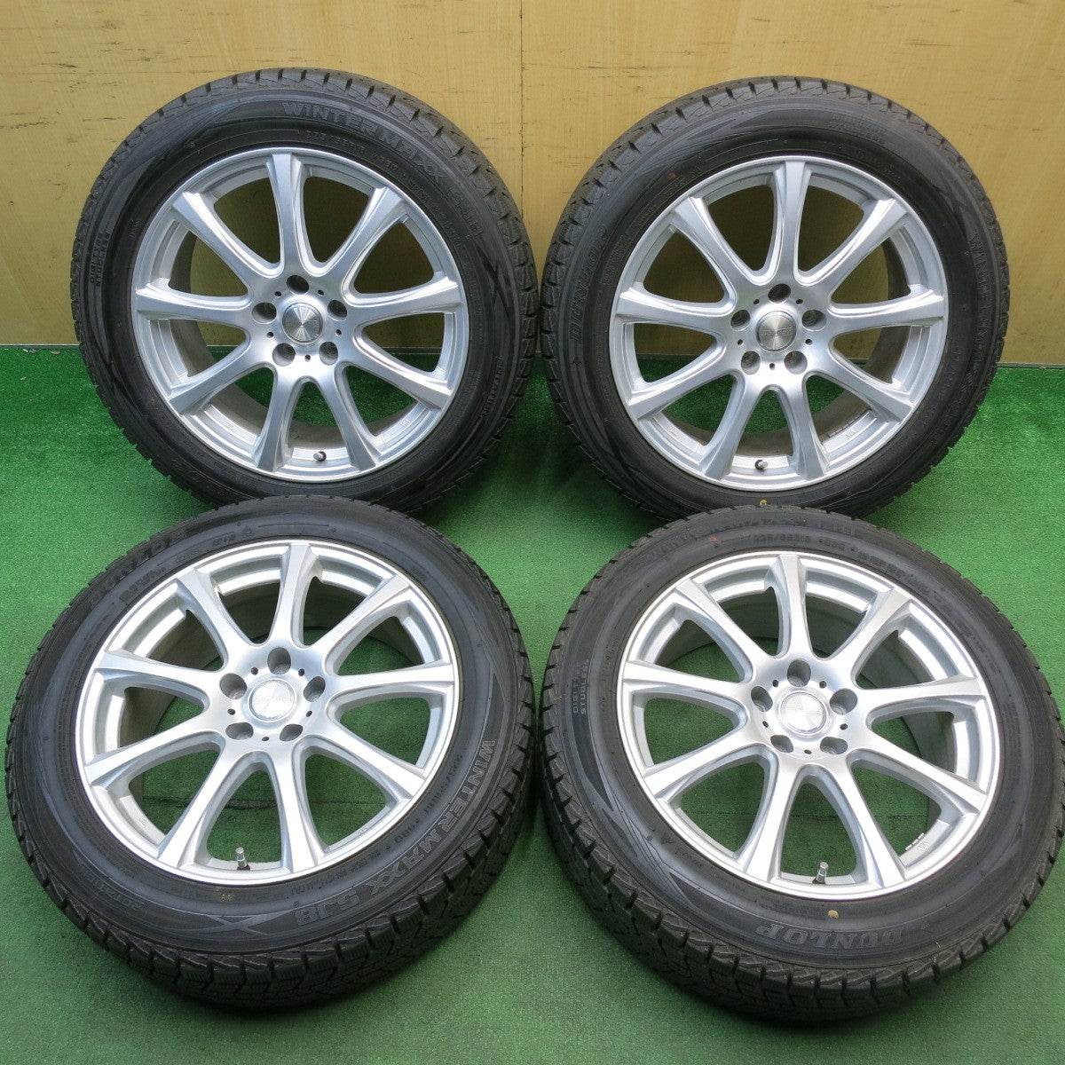 バリ溝！キレイ！9.5分以上★スタッドレス 225/55R18 ダンロップ ウインターマックス SJ8 DUFACT デュファクト 18インチ PCD114.3/5H★6041209HAス
