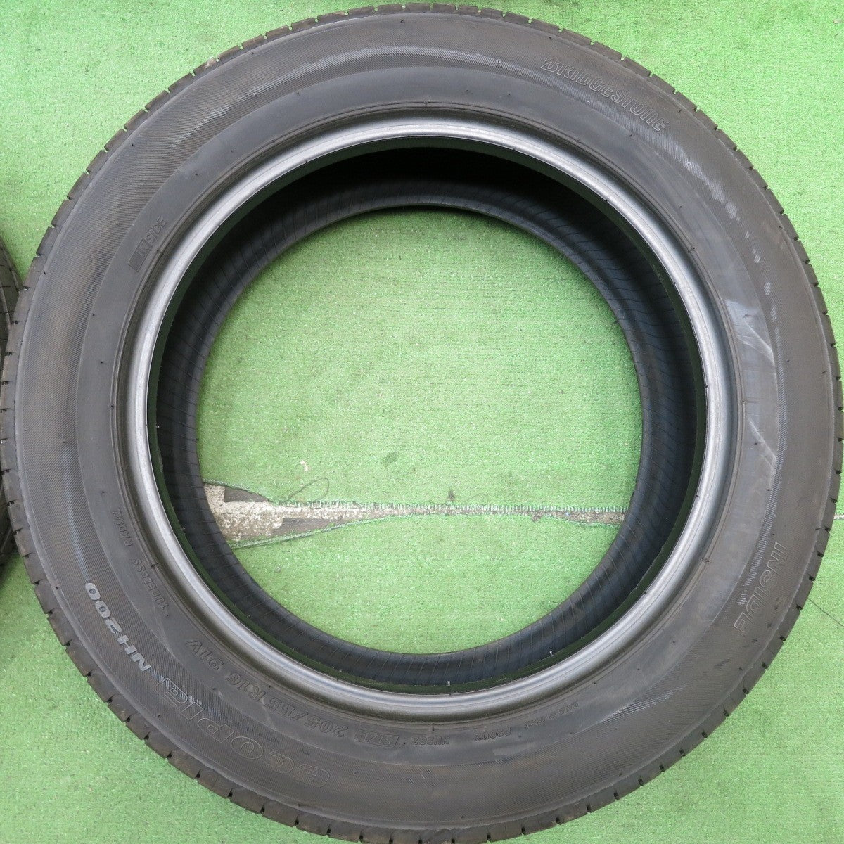 バリ溝！23年！9.5分★205/55R16 ブリヂストン エコピア NH200 タイヤ 16インチ ステップワゴン アイシス ノア ヴォクシー プレマシー 等★5071707HAノタ