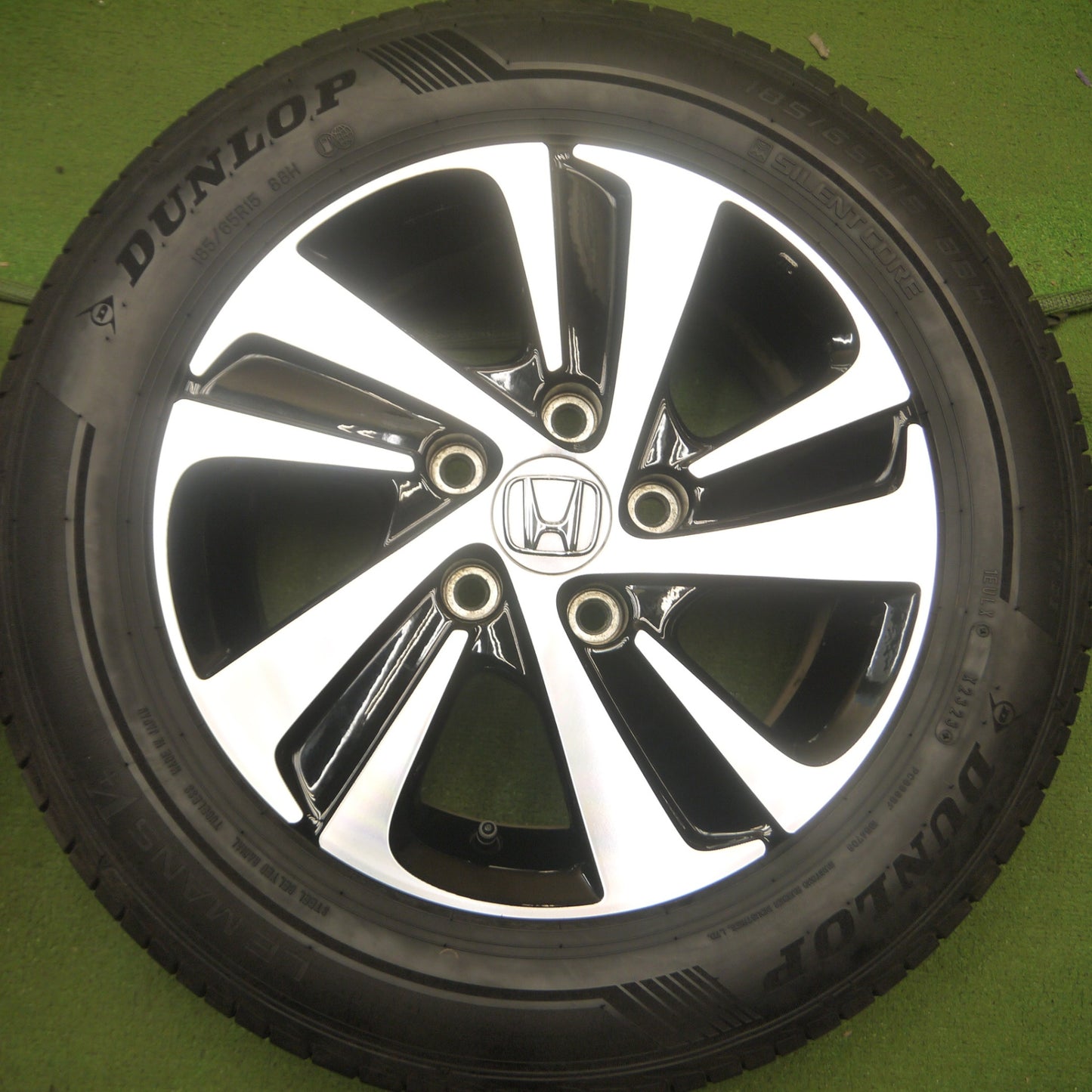 *送料無料* 超バリ溝！23年！キレイ！ほぼ10分★ホンダ フリード GB7 ハイブリッド 純正 185/65R15 ダンロップ LE MANS V+ ルマン5+ PCD114.3/5H★4052710Hノ
