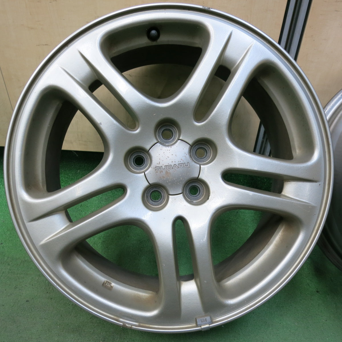 4本価格★スバル レガシィ 純正 ホイール 17インチ 17×7JJ レガシー レガシイ PCD100/5H★5071807SYホ