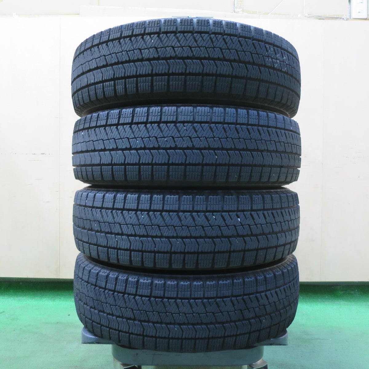 キレイ！21年★スタッドレス 165/65R14 ブリヂストン ブリザック VRX2 VELVA SPORTZ ヴェルヴァ 14インチ ソリオ ハスラー 等 PCD100/4H★5082804イス