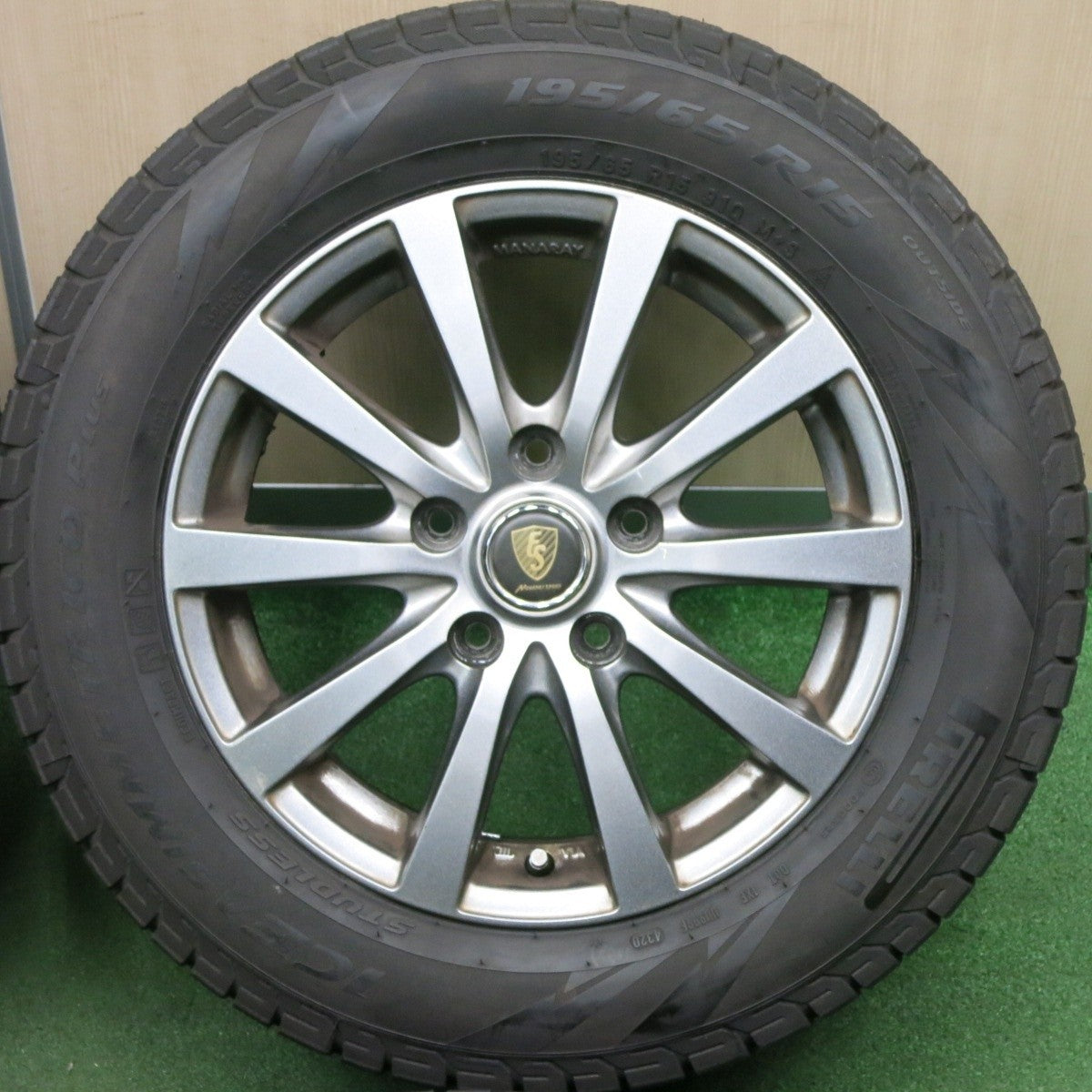 バリ溝！20年！8.5分★スタッドレス 195/65R15 ピレリ アイスアシンメトリコ プラス MANARAY SPORT PCD114.3/5H★4041705TNス
