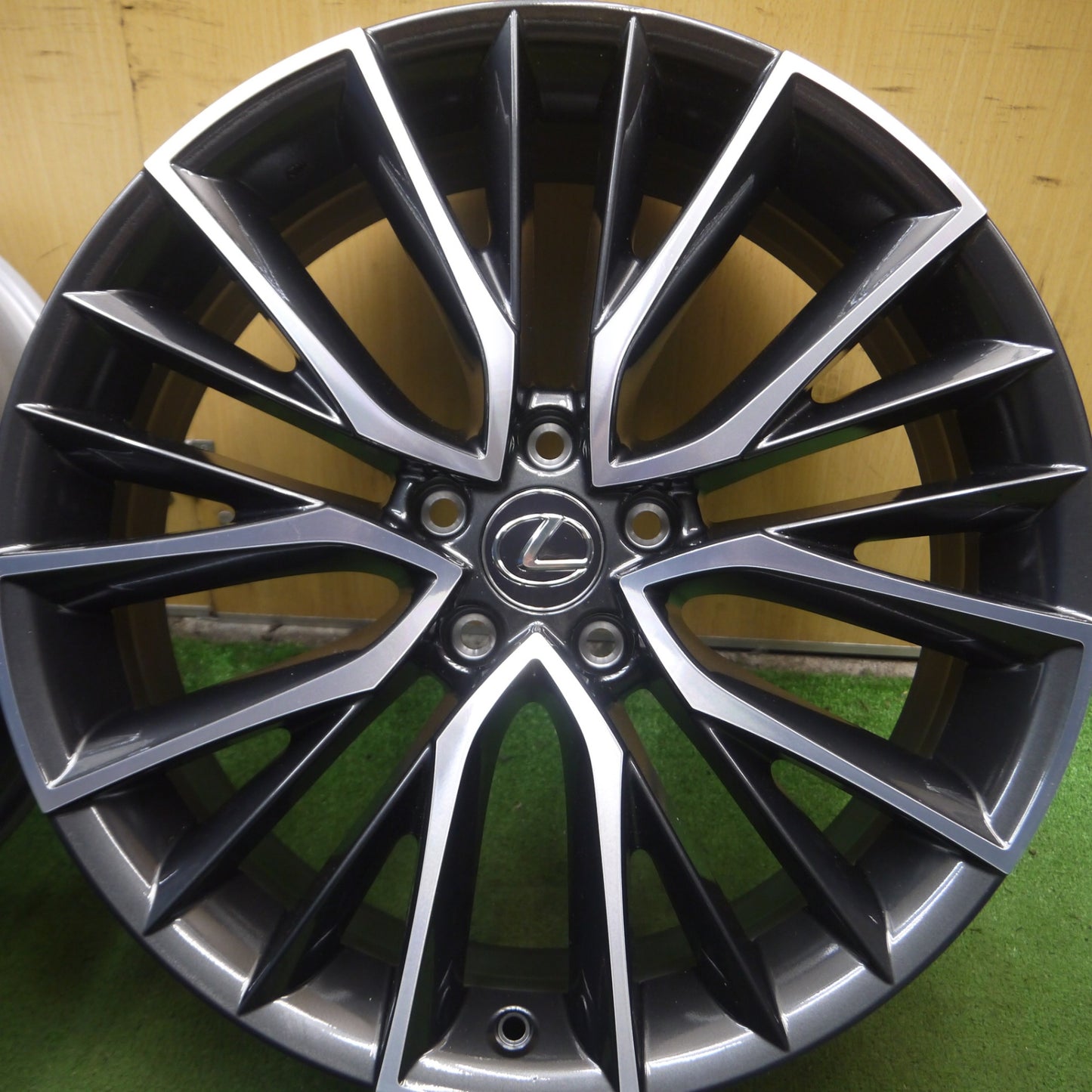 *送料無料* 新車外し★レクサス NX バージョンL 純正 ホイール 20インチ 20×7.5J PCD114.3/5H★4062506Hホ