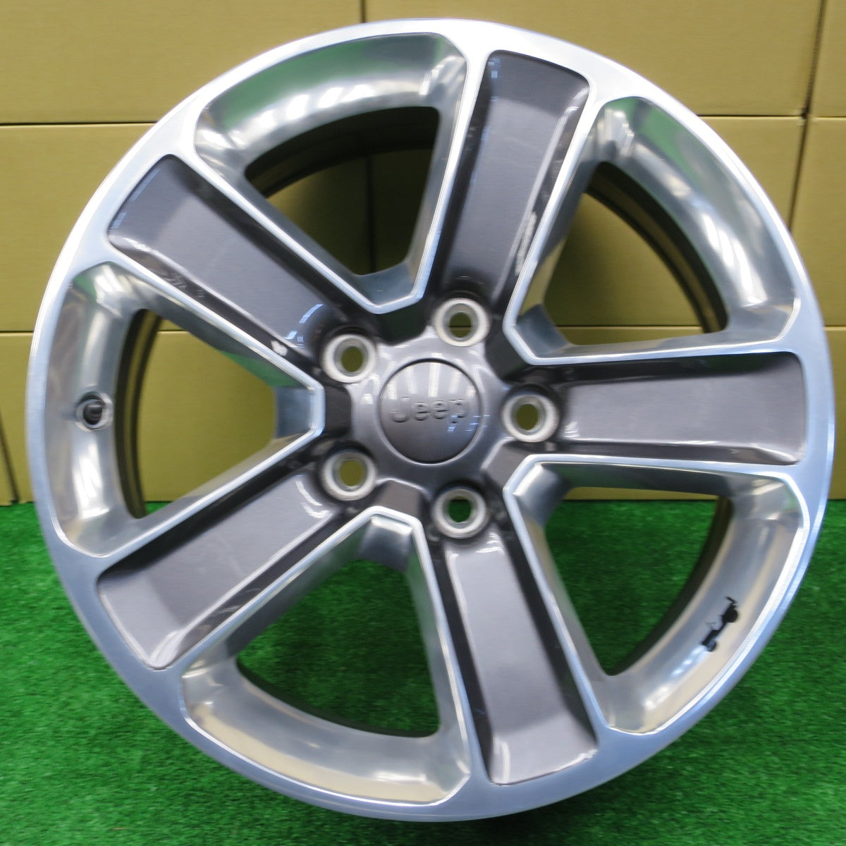 キレイ★JEEP ジープ JL ラングラー アンリミテッド サハラ 純正 ホイール 18インチ 18×7.5J PCD127/5H★5111502NKホ