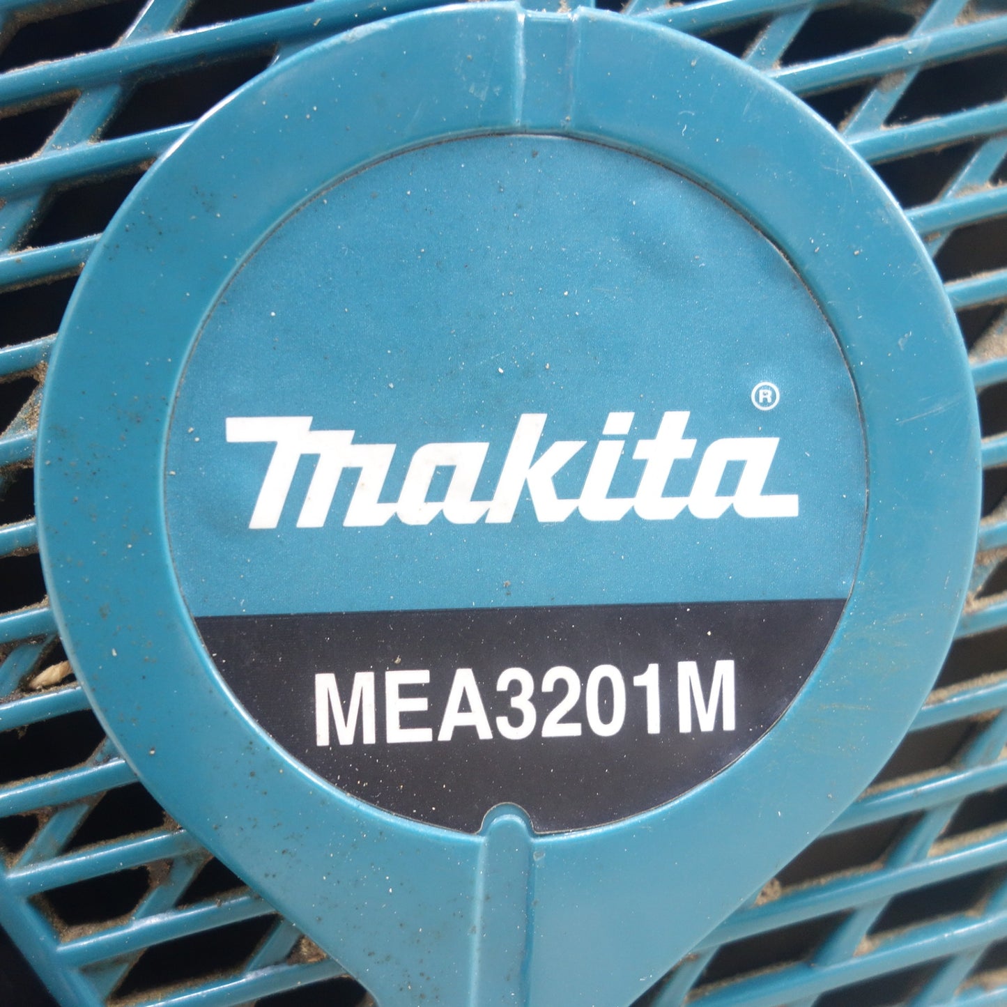 [送料無料] ◆マキタ エンジン チェーンソー MEA3201M 切断機 チェンソー 排気量 32.0cm3 makita◆
