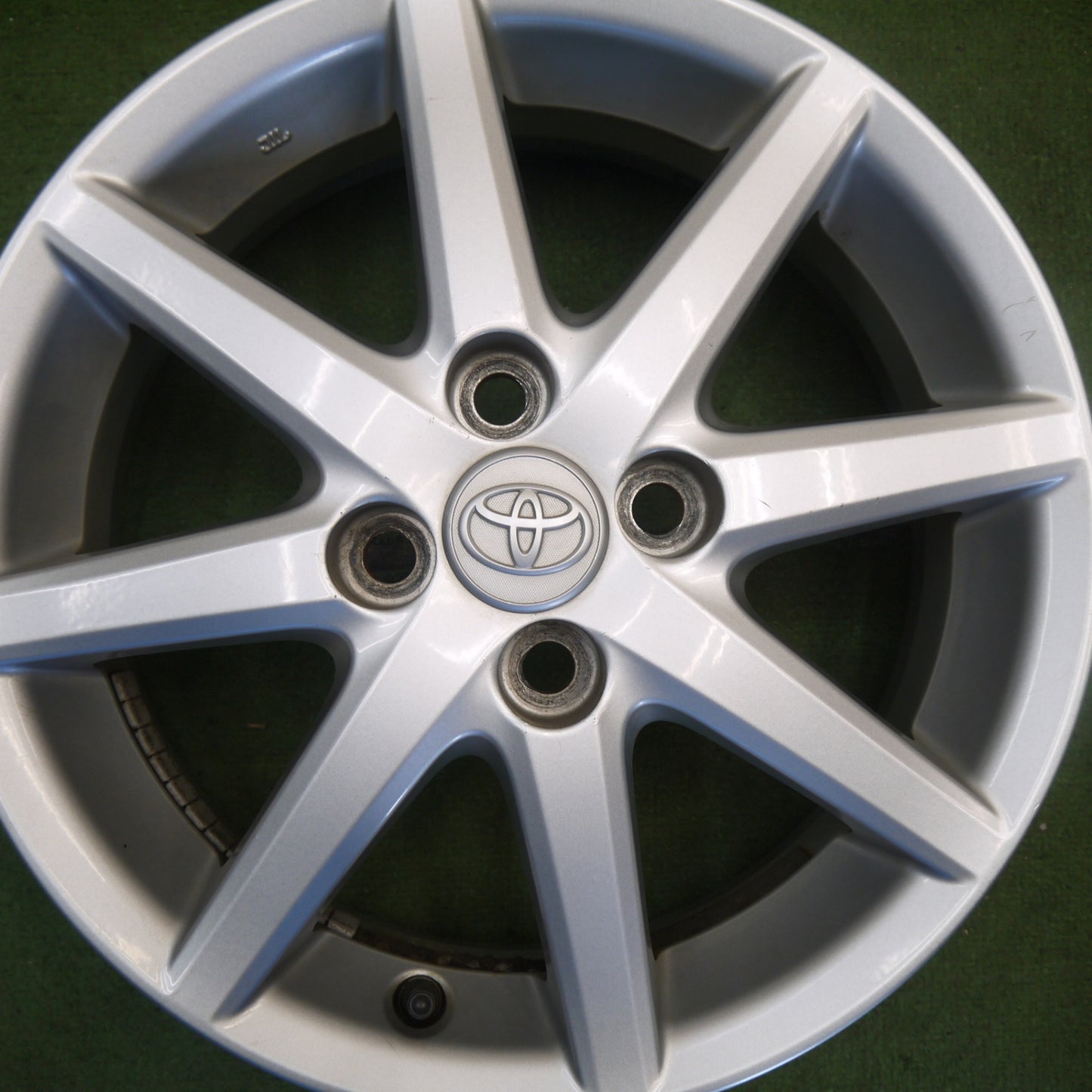 キレイ★トヨタ NHP10 アクア 純正 ホイール 15インチ 15×5J PCD100/4H★6061907Hホ