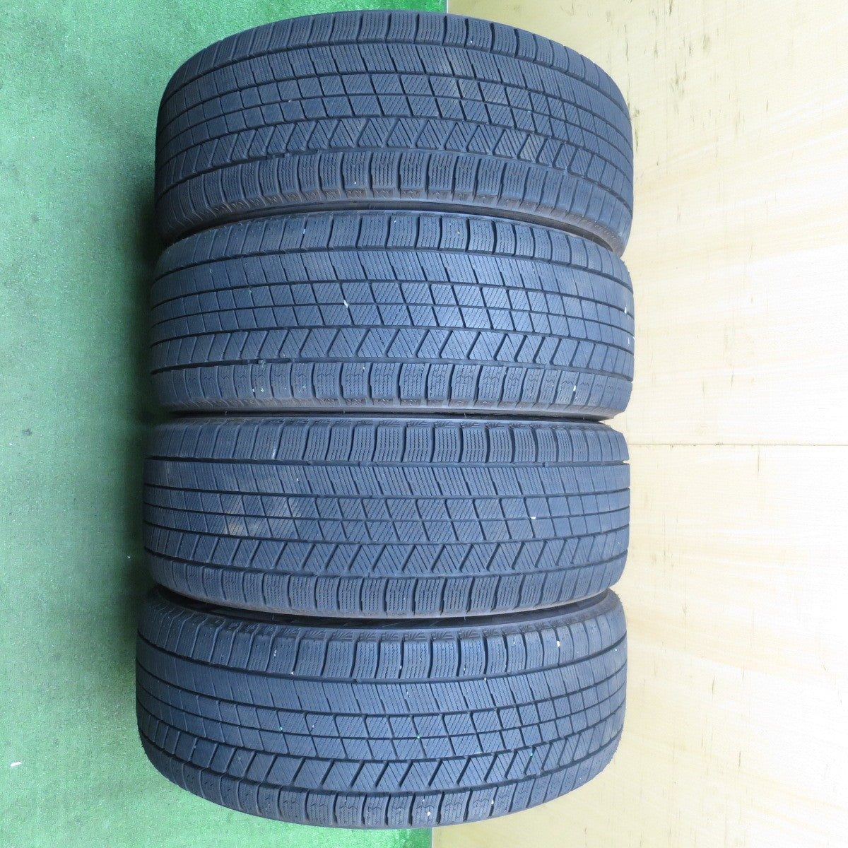 センサー付 バリ溝 23年 綺麗 9.5分以上★BMW x2 xDrive 20i Mスポーツ 純正  245/45R19 スタッドレス ブリヂストン ブリザック VRX3 PCD112/5H★5052102NJス