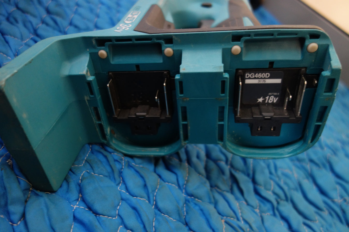 [送料無料] ☆マキタ 充電式 アースオーガ DG460D 電動 工具 コードレス makita 本体のみ☆