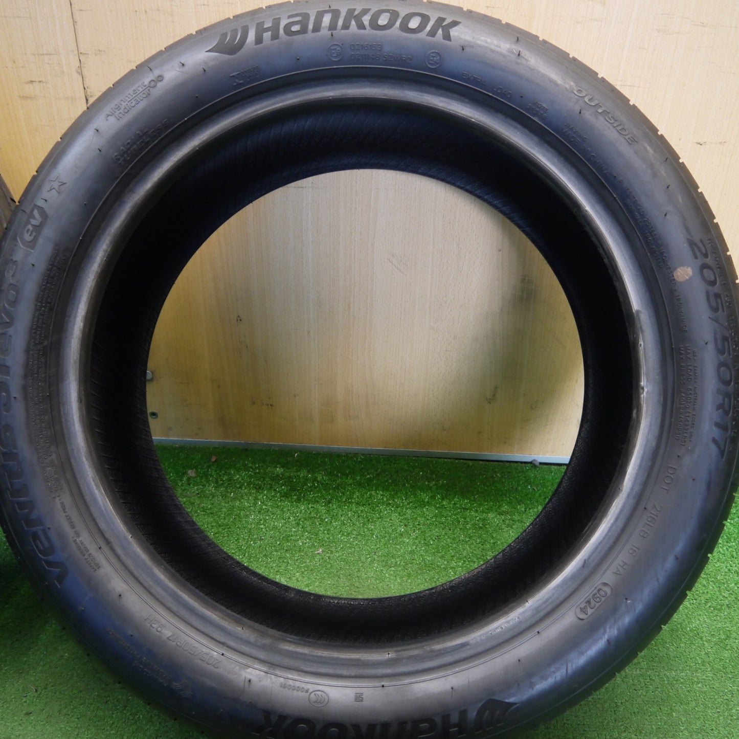 ほぼ未使用！新車外し！24年★205/50R17 ハンコック ベンタス S1 evo3 ev タイヤ 17インチ ミニ クーパー EV用 等★6041705Hノタ