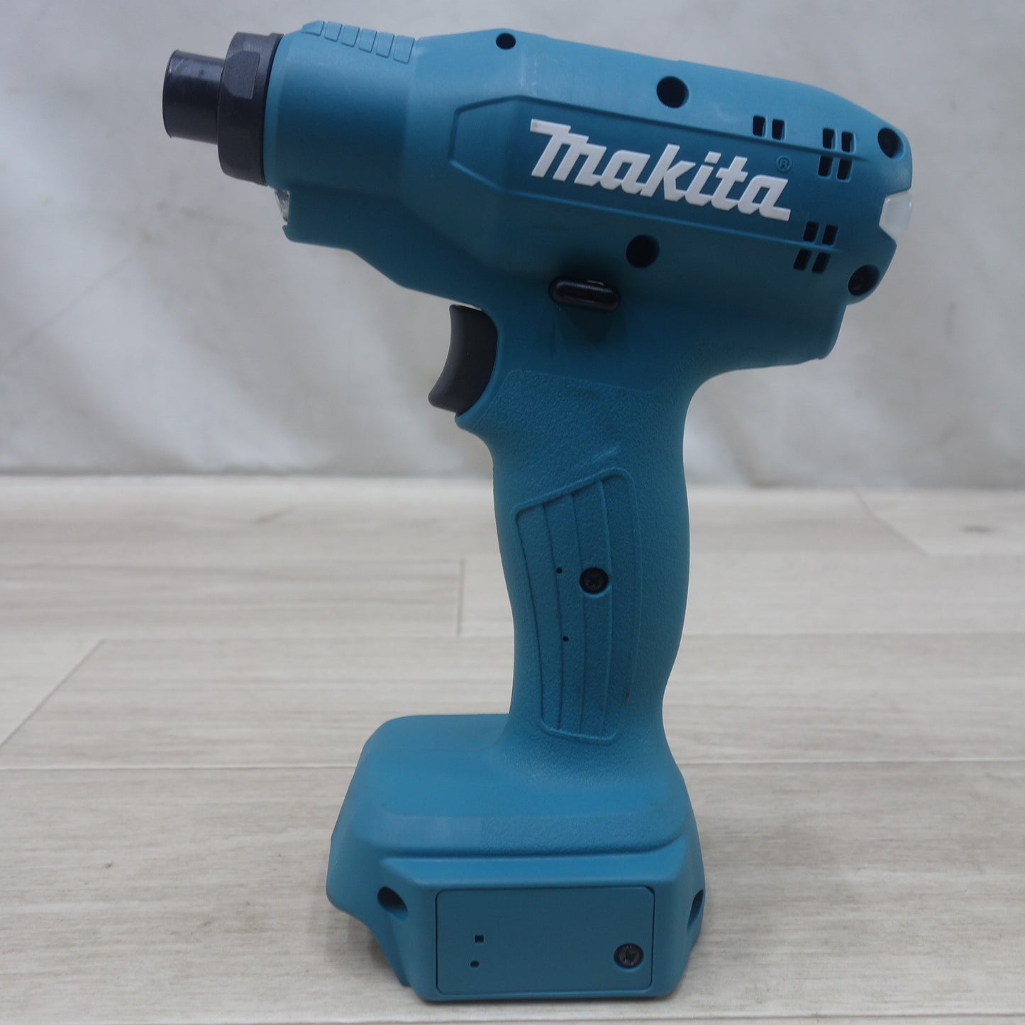 [送料無料] 未使用◆マキタ 充電式 スクリュー ドライバ FT060FD 電動 工具 18V makita◆