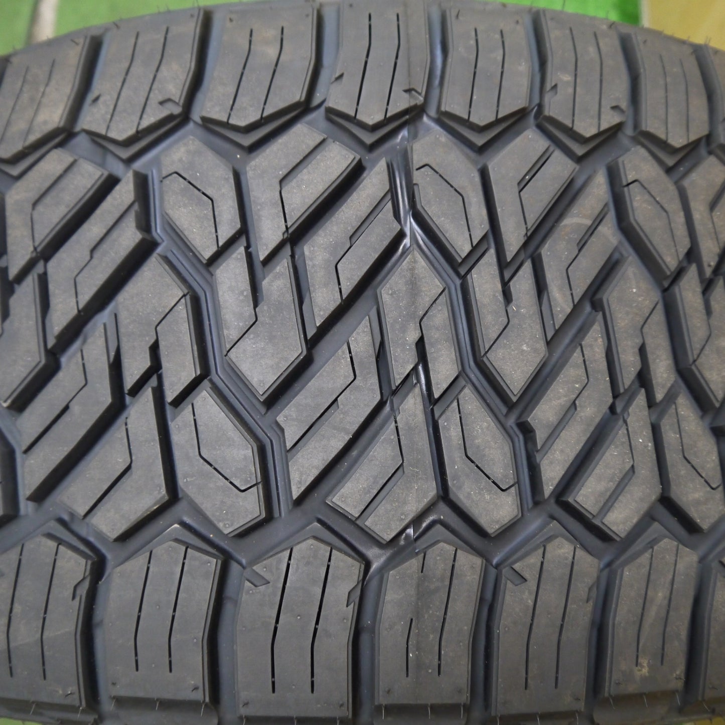 未使用！24年！1本★305/40R22 ニットー RECON GRAPPLER A/T タイヤ 22インチ ランクル 100 200 等★5081808Hノタ