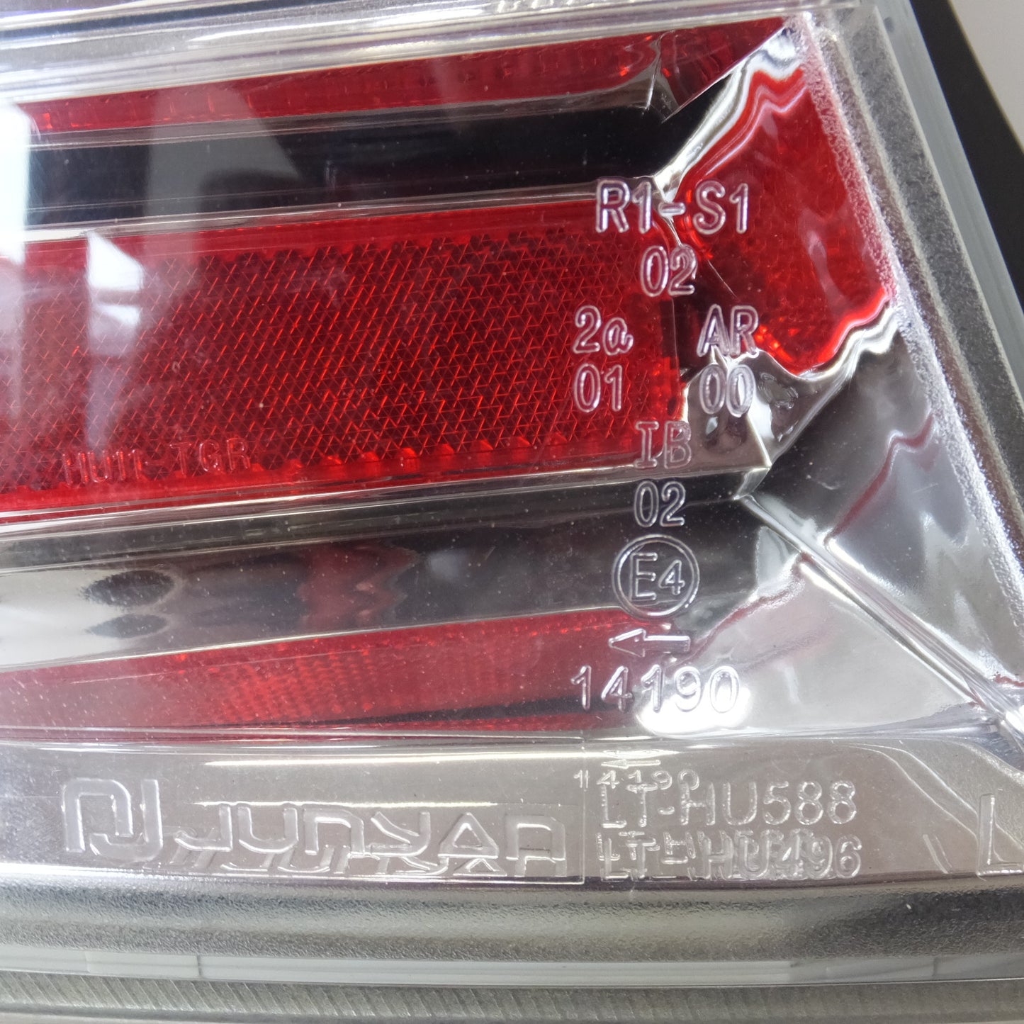 [送料無料] ★JUNYAN スズキ SUZUKI ワゴンR MH23S テールライト LT-HU588 左★