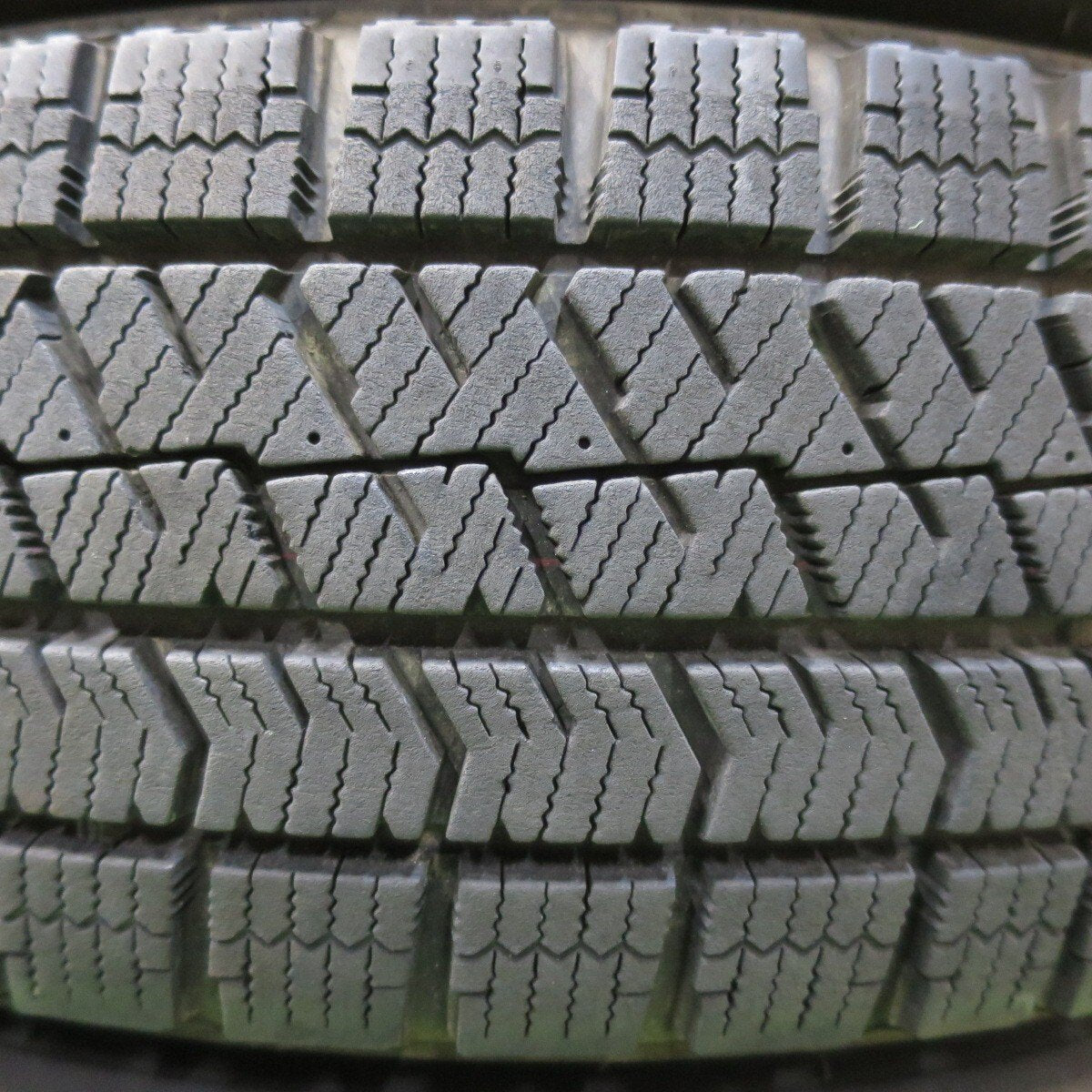 バリ溝！23年！8.5分★スタッドレス 155/65R14 ブリヂストン ブリザック VRX2 SIBILLA NEXT Z7 シビラ 14インチ PCD100/4H★5031302イス