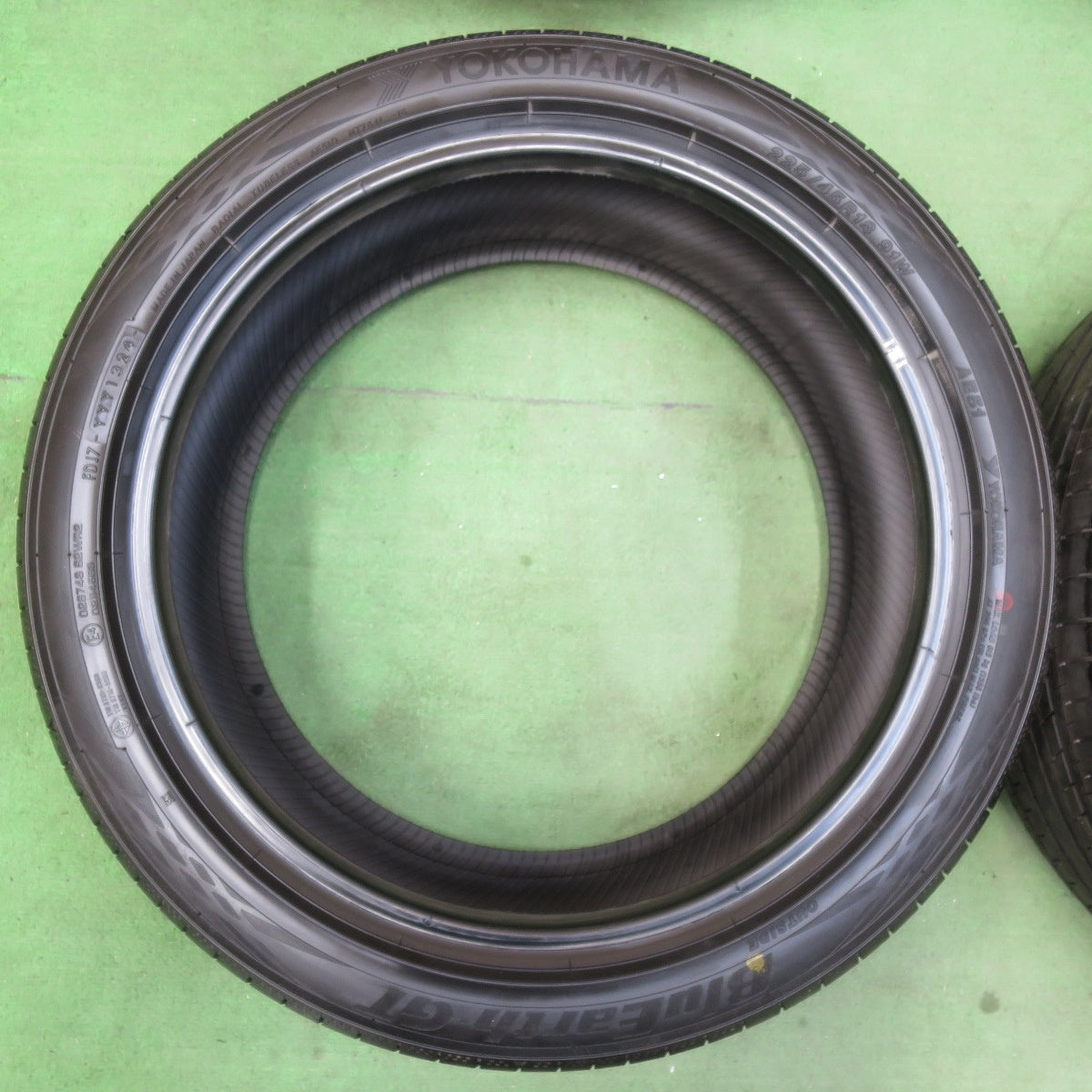 [送料無料] 新車外し！24年★225/45R18 ヨコハマ BluEarth-GT AE51 ブルーアース タイヤ 18インチ レヴォーグ クラウン カムリ オデッセイ 等★5040512イノタ