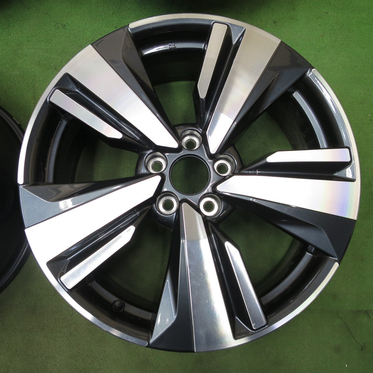 新車外し◎日産 T33 エクストレイル 純正 ホイール 19インチ 19×7.5J PCD114.3/5H◎6082901NGホ