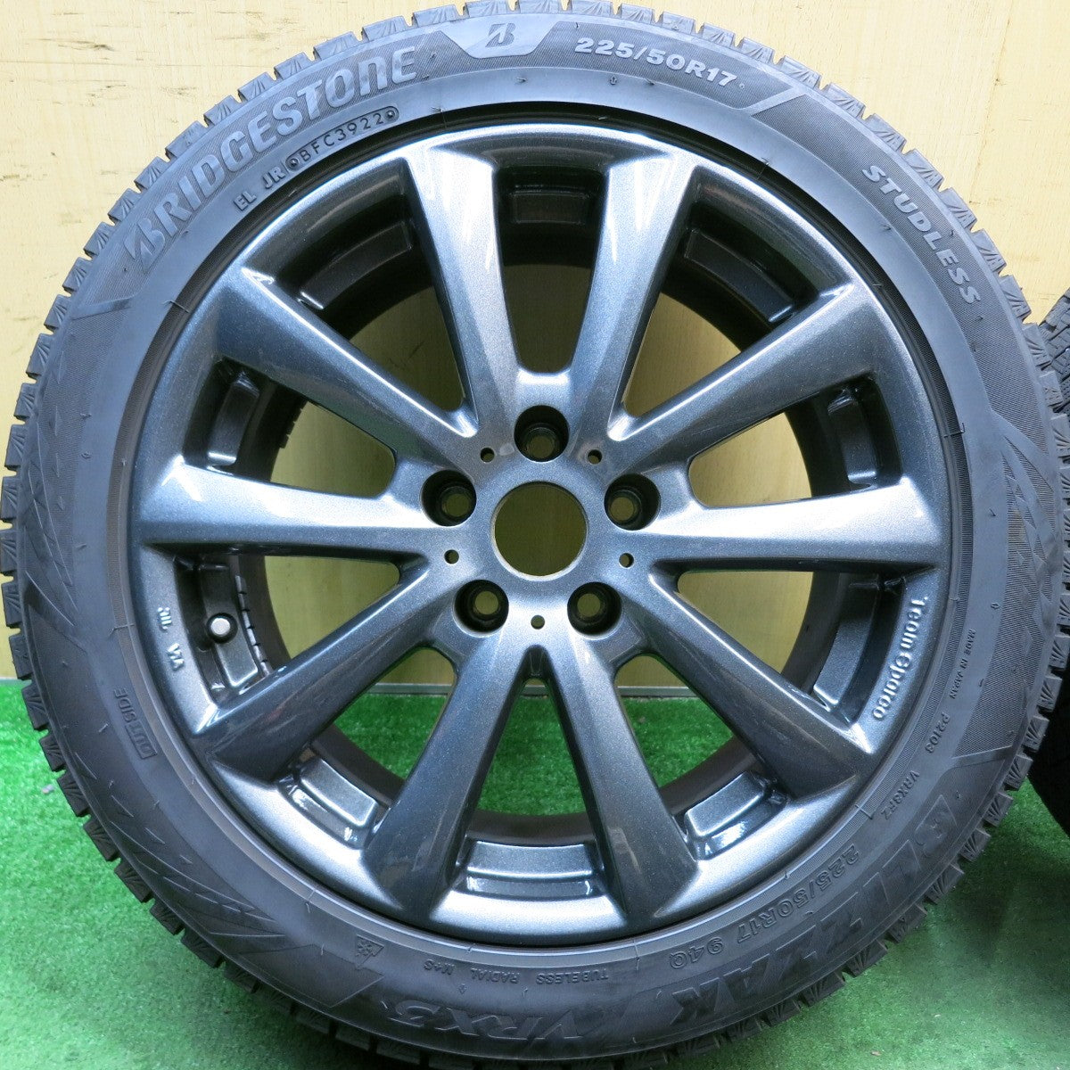 バリ溝！22年！キレイ！9.5分★アウディ 等 Team Sparco Valosa 225/50R17 スタッドレス ブリヂストン ブリザック VRX3 チームスパルコ ヴァローザ PCD112/5H★5080914HAス