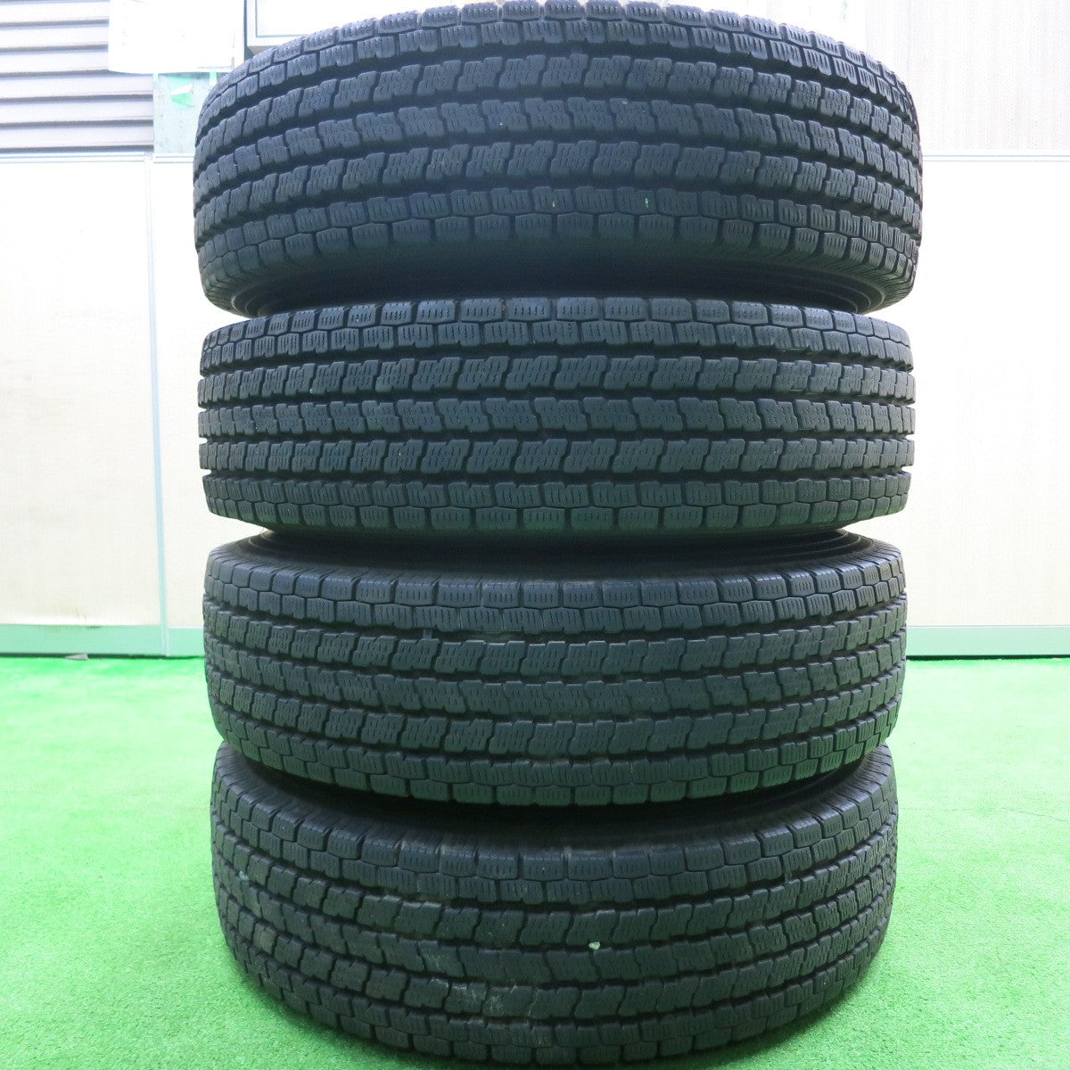 [送料無料] バリ溝！21年！キレイ！9分★ハイエース 等 KEELER 195/80R15 107/105L スタッドレス ヨコハマ アイスガード iG91 キーラー 15インチ PCD139.7/6H★4110205HAス