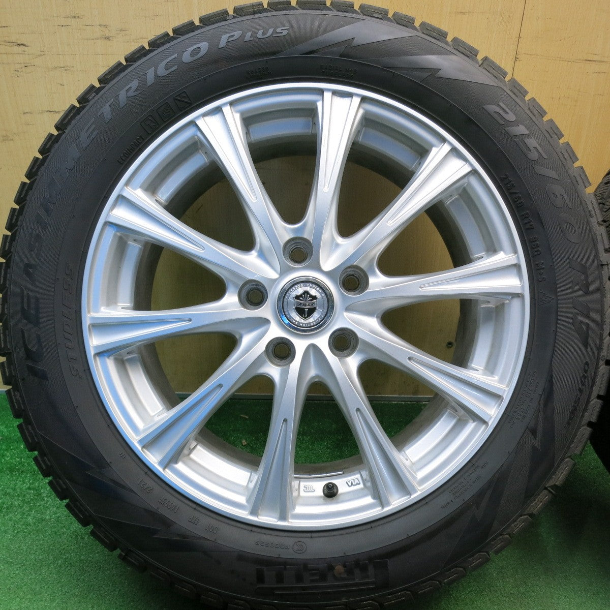 バリ溝！9.5分以上★スタッドレス 215/60R17 ピレリ アイスアシンメトリコ プラス JOKER ジョーカー 17インチ PCD114.3/5H★6040504HAス