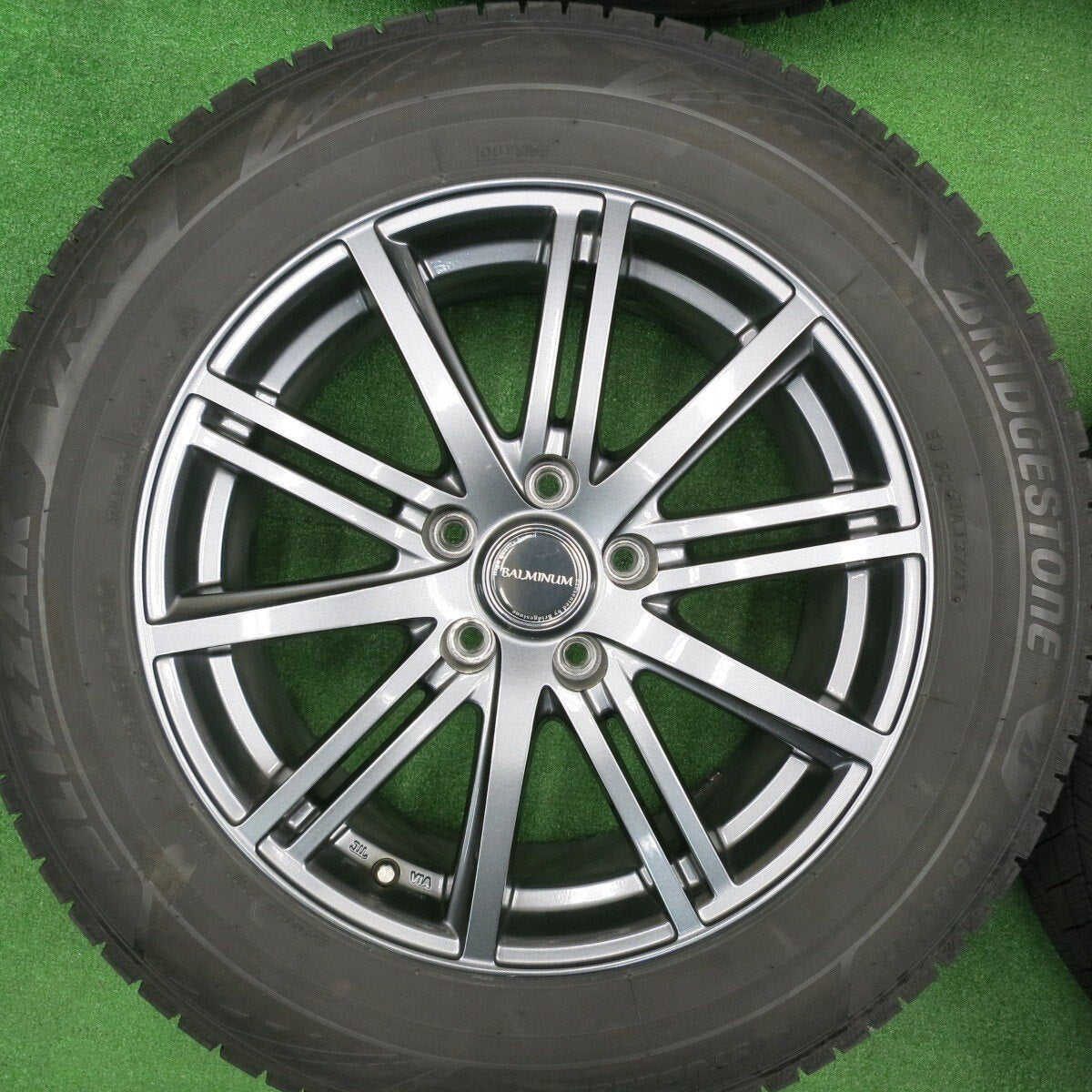 バリ溝！21年！キレイ！9分★スタッドレス 225/60R17 ブリヂストン ブリザック VRX3 BALMINUM バルミナ 17インチ PCD114.3/5H★4112705TNス