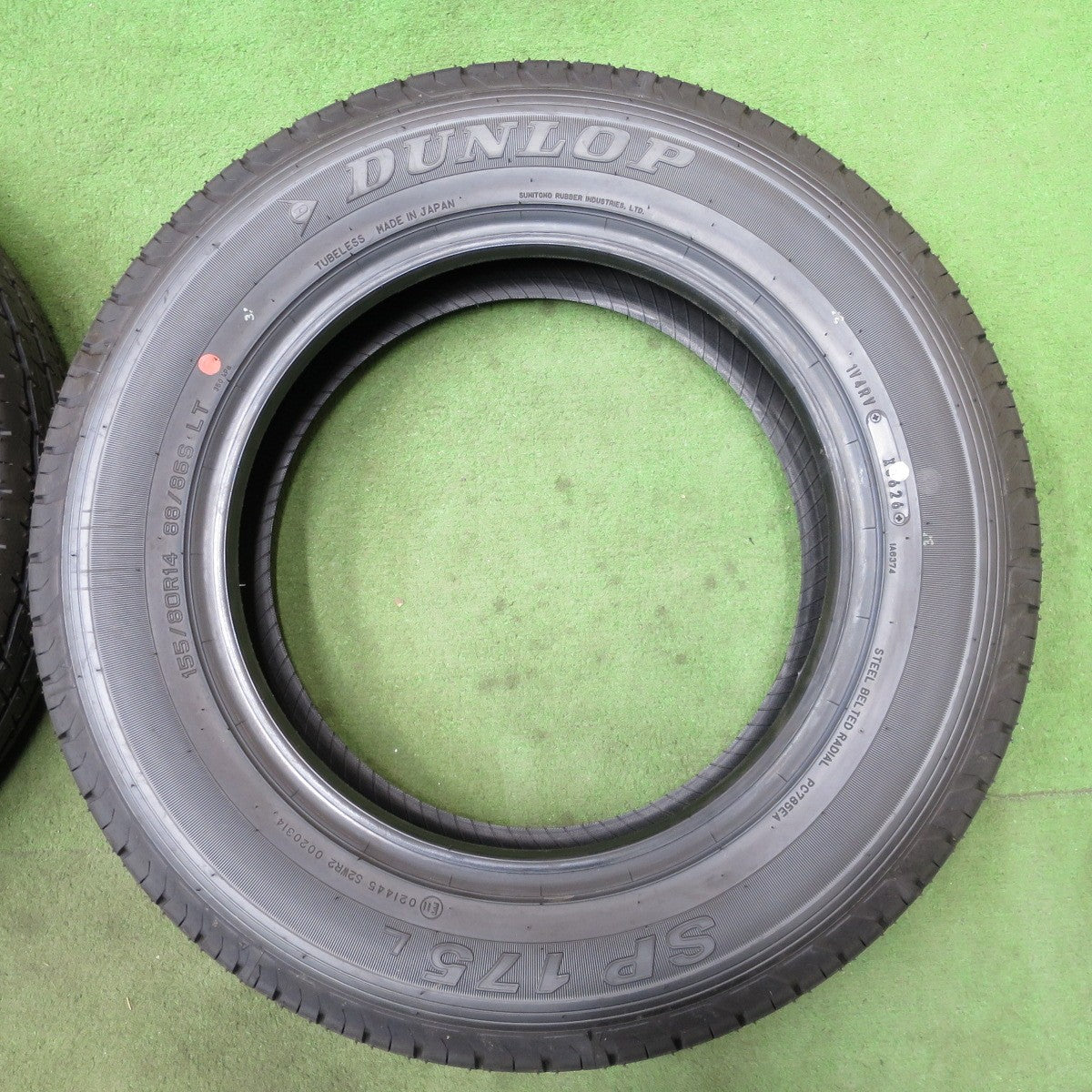 新車外し！26年★155/80R14 88/86S ダンロップ SP175L タイヤ 14インチ プロボックス サクシード 等★6032703NGノタ