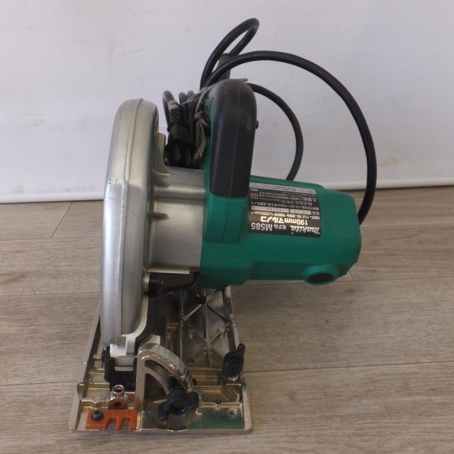 [送料無料] 美品★マキタ makita 190mm マルノコ M585　180～190mm　100V～ 11A 50-60Hz 1050W　木工用 超硬丸ノコ★