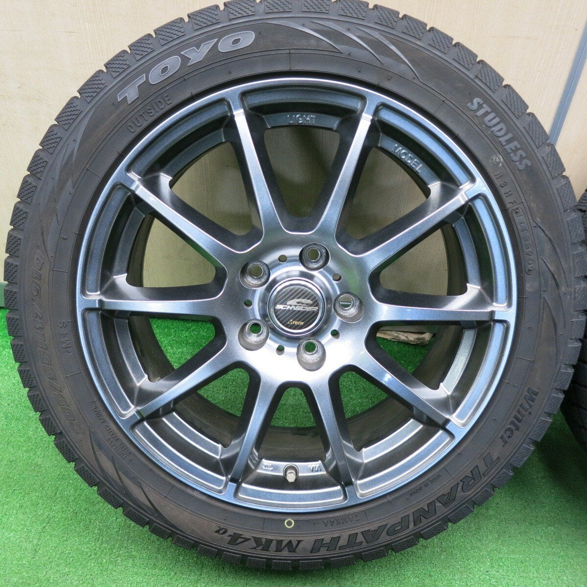 バリ溝！20年！キレイ！9分★スタッドレス 205/55R17 トーヨー ウインター トランパス MK4α SCHNEIDER ATECH シュナイダー 17インチ PCD114.3/5H★4121607TNス