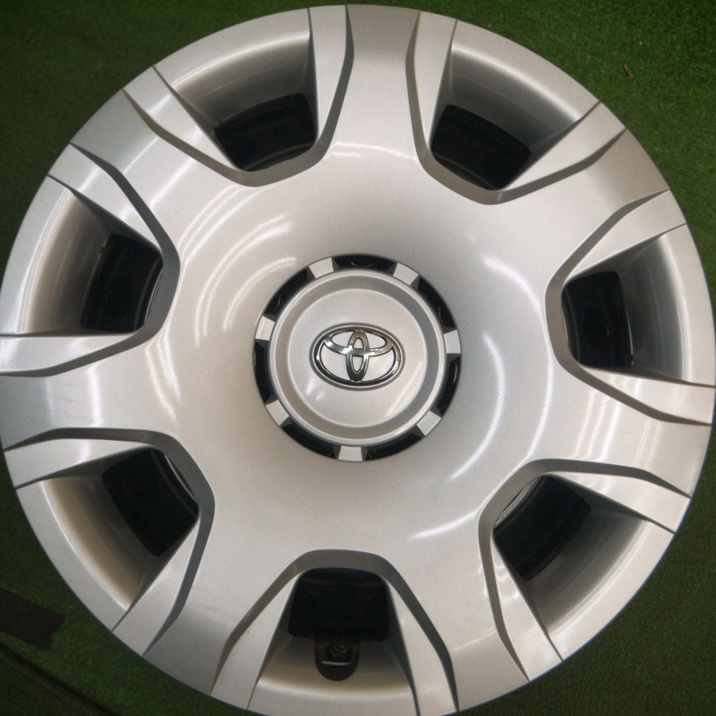 *送料無料* 新車外し★トヨタ 200系 ハイエース 純正 スチール ホイール 15インチ 15×6J PCD139.7/6H★4062502Hホ