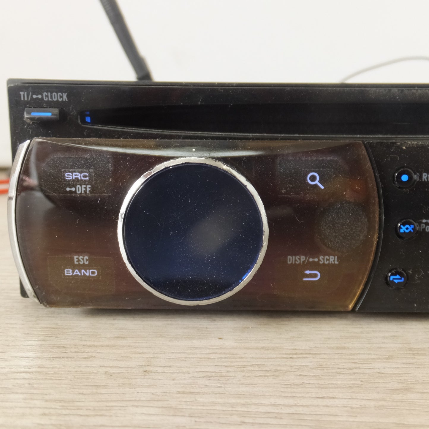 [送料無料] ★カロッツェリア carozzeria カーオーディオ 1Dメインユニット DEH-P650[50]★