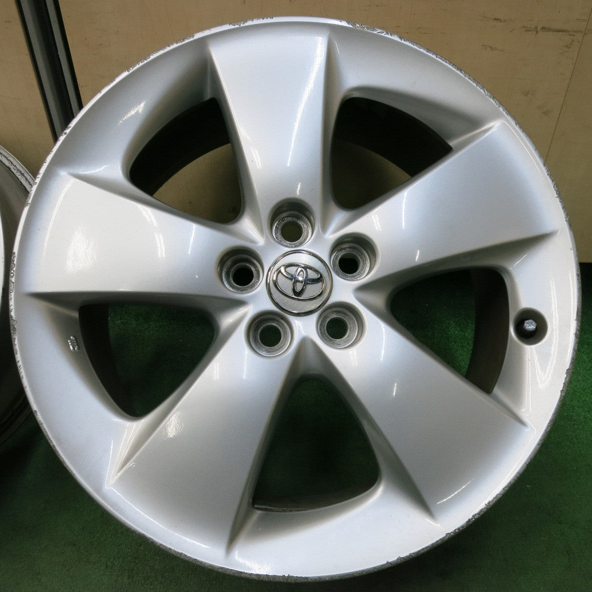 [送料無料] 4本価格★トヨタ 30系 プリウス ツーリング 純正 ホイール 17インチ 17×7J PCD100/5H★5030706SYホ
