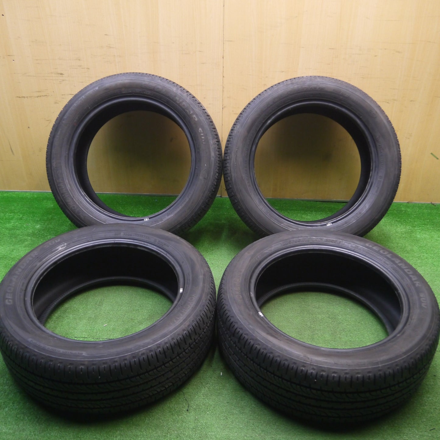 [送料無料] 新車外し！22年★225/55R18 ヨコハマ ジオランダー SUV G055 G055E タイヤ 18インチ デリカ D:5 アウトランダー 等★5010607Hノタ