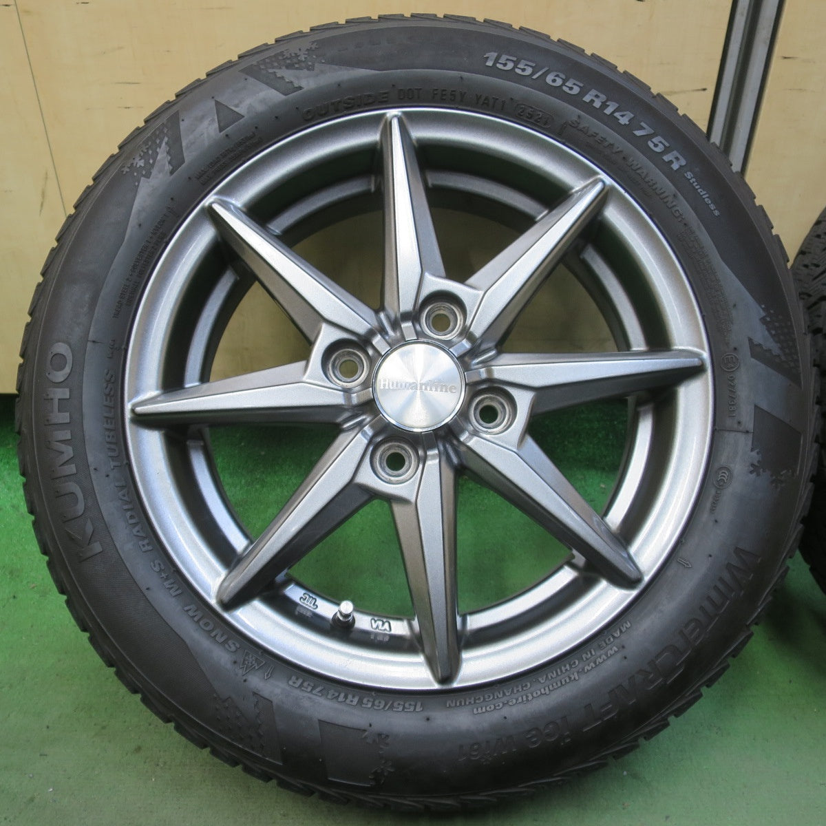 キレイ★スタッドレス 155/65R14 クムホ WinterCRAFT ice wi61 Humanline ヒューマンライン 14インチ PCD100/4H★6053012イス