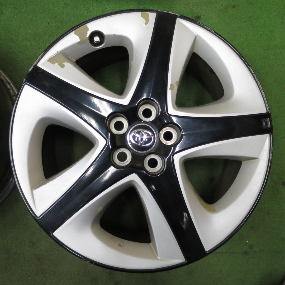 4本価格★トヨタ 50系 プリウス ツーリング 純正 ホイール 17インチ 17×7J PCD100/5H★6052705NGホ